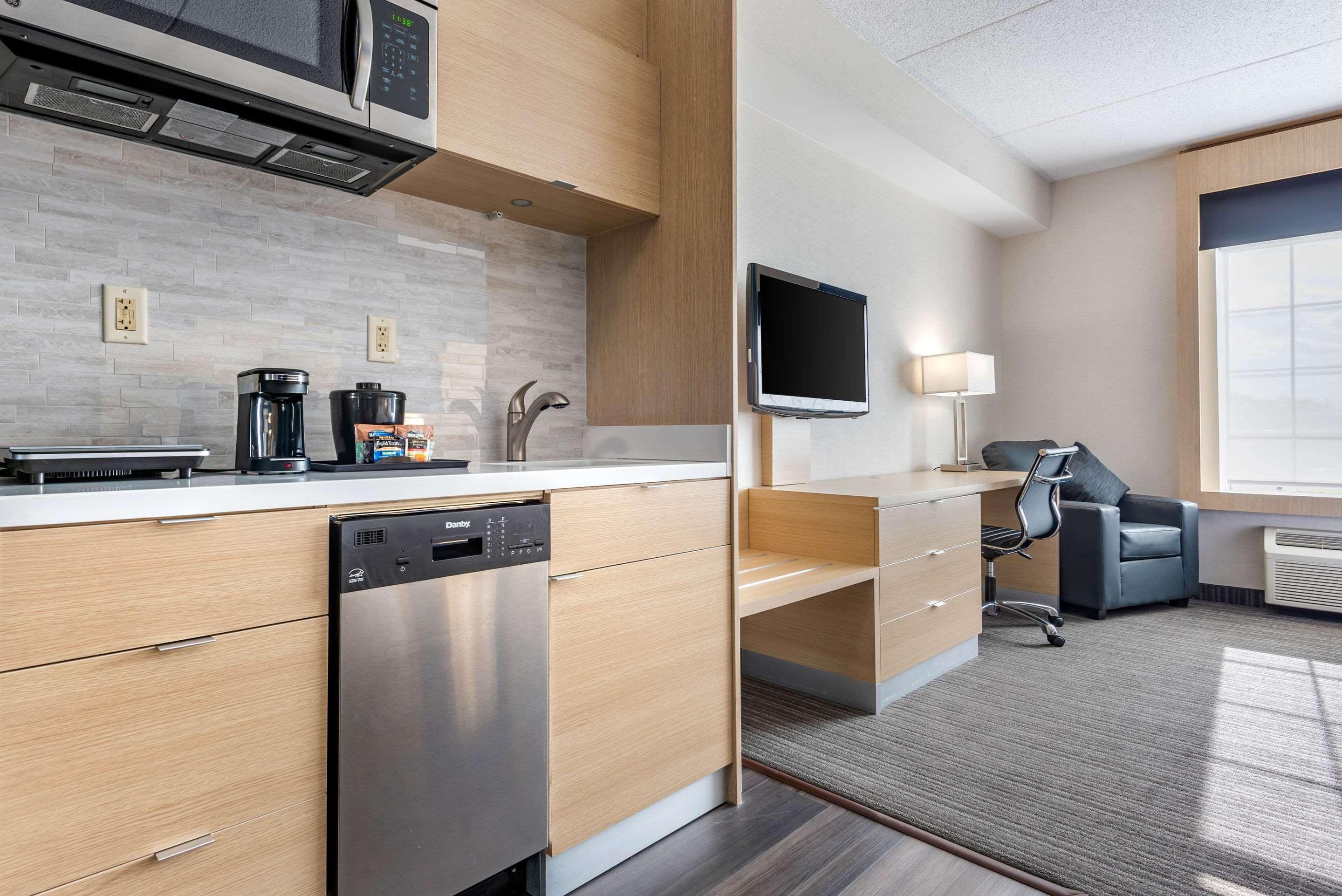 Suite Two Queen Beds