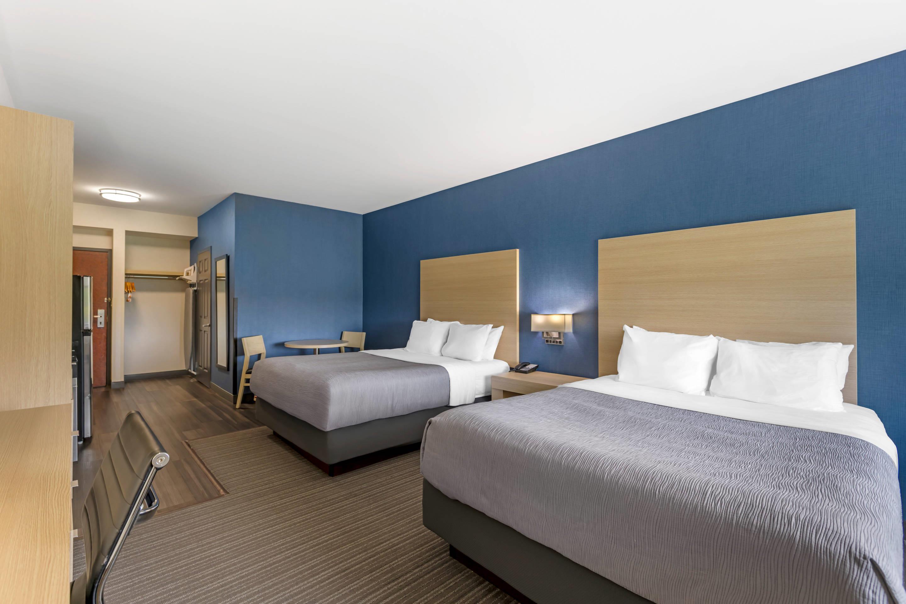 Suite Two Queen Beds