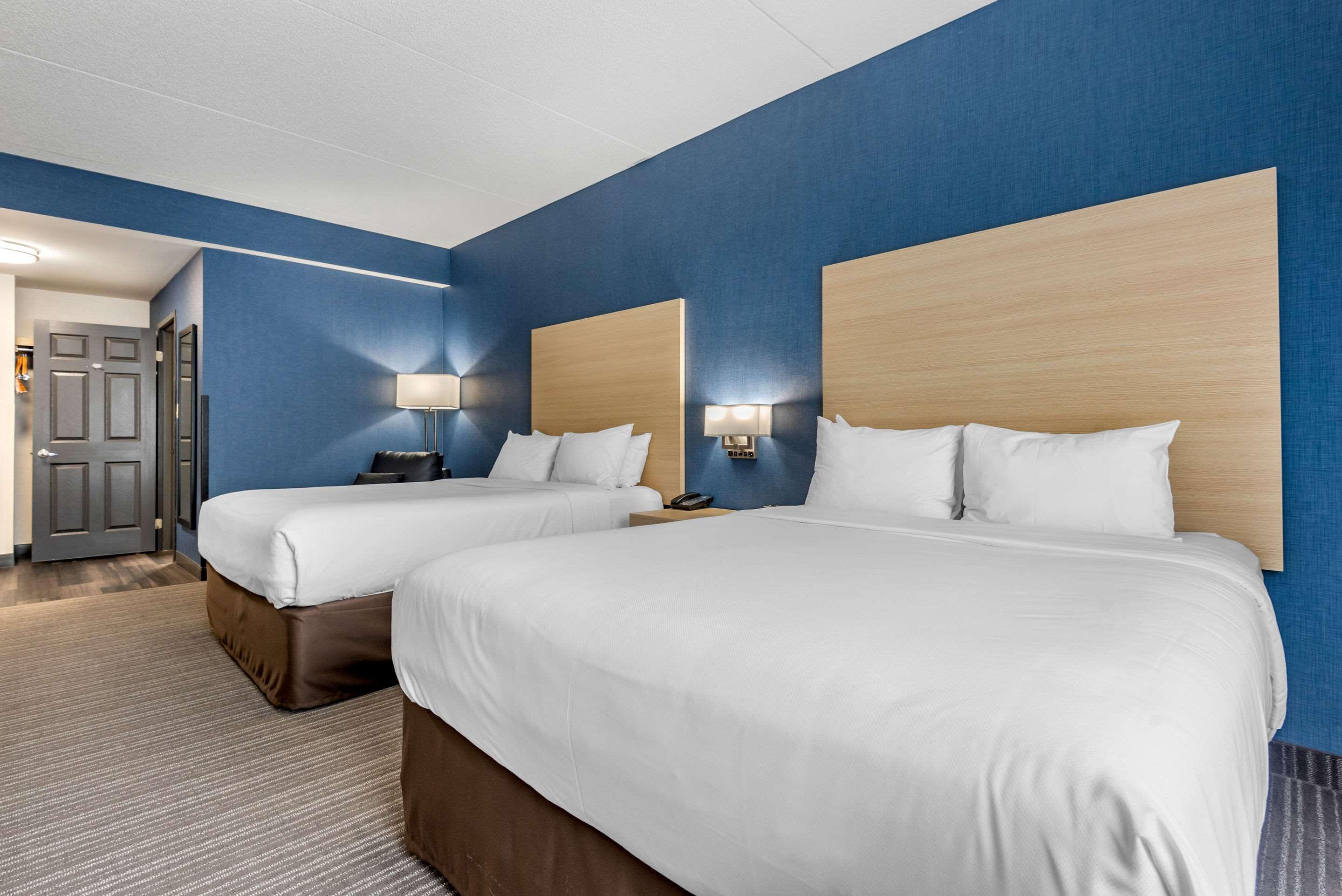 Double Two Queen Beds Non Smoking