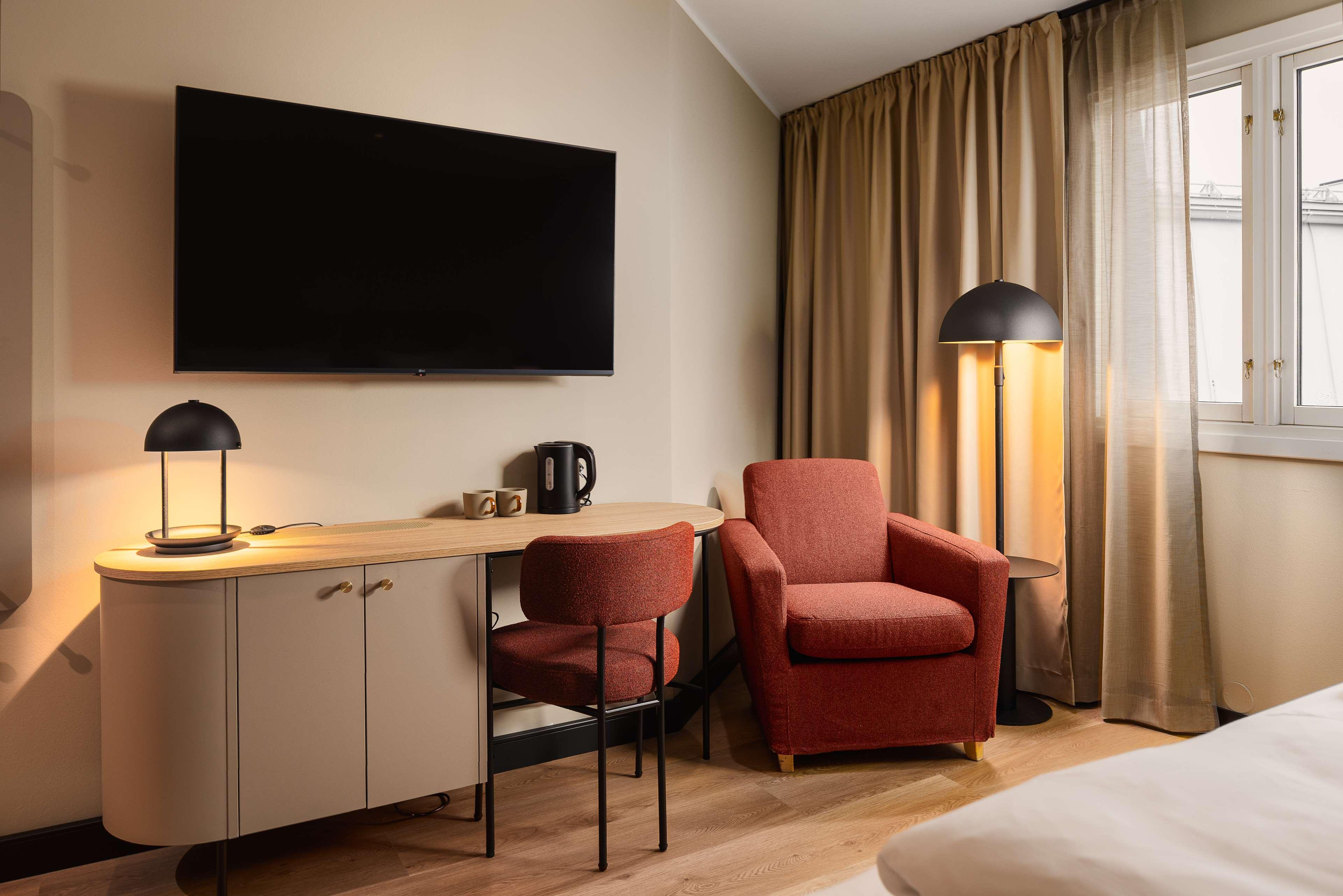 Double Single Superior King Bed