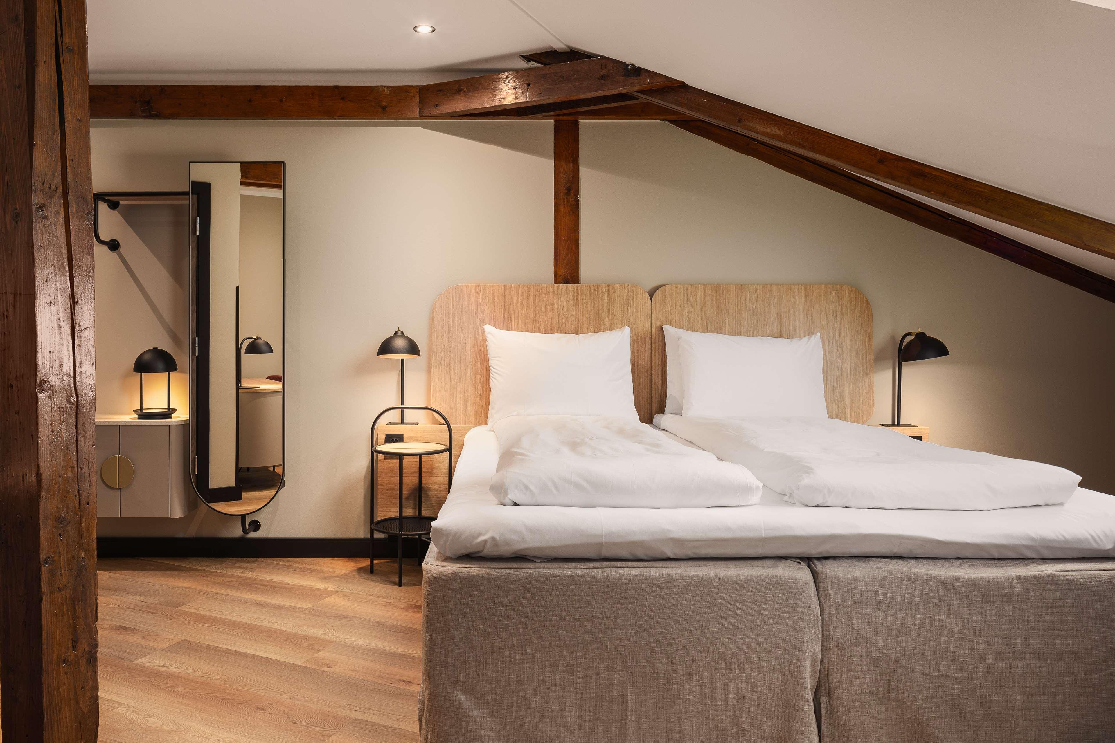 Double Superior Queen Bed