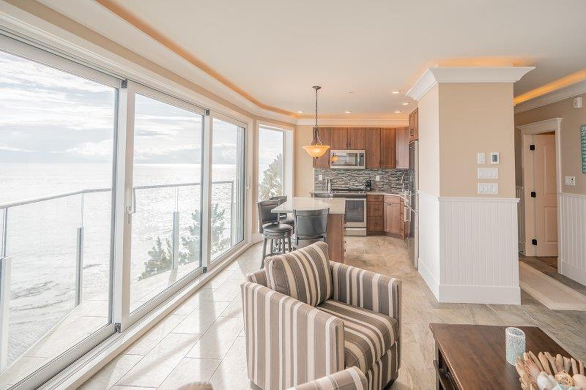 Suite Partial Ocean View One Bedroom