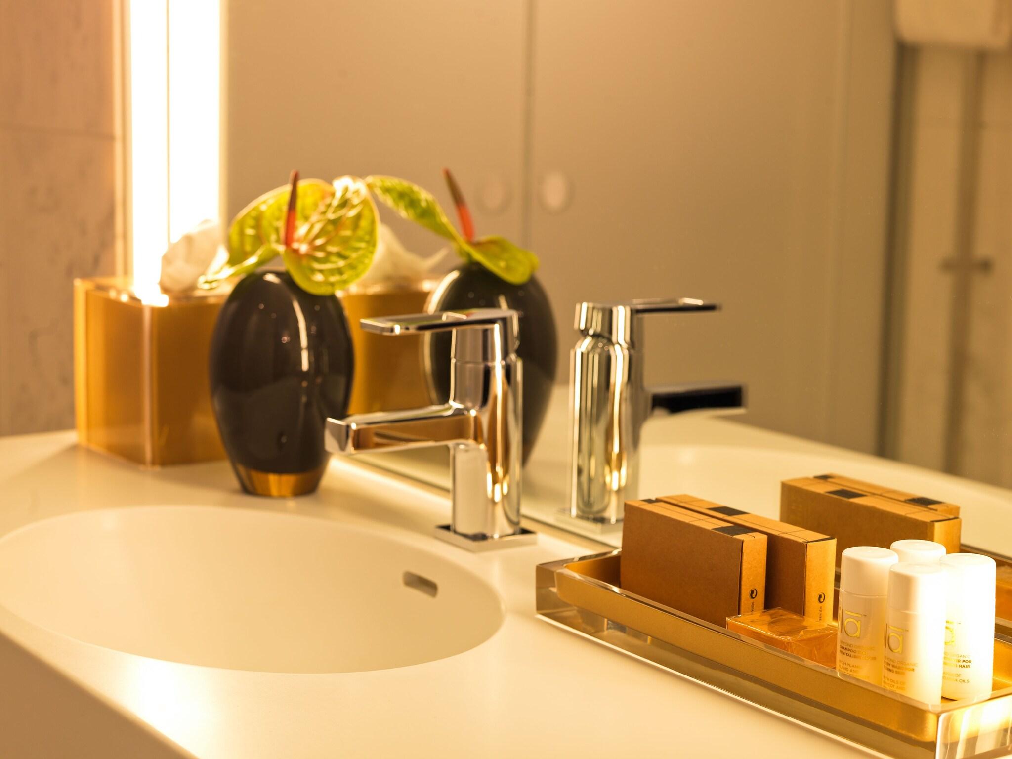 Double Deluxe King Bed