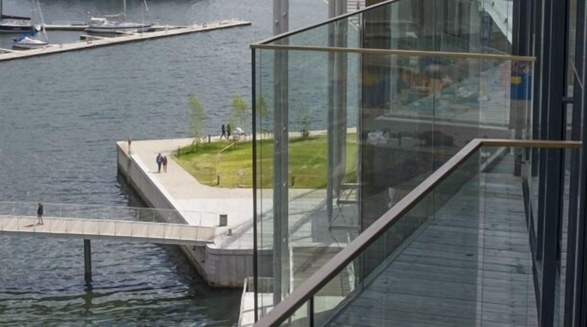 Double Deluxe King Bed