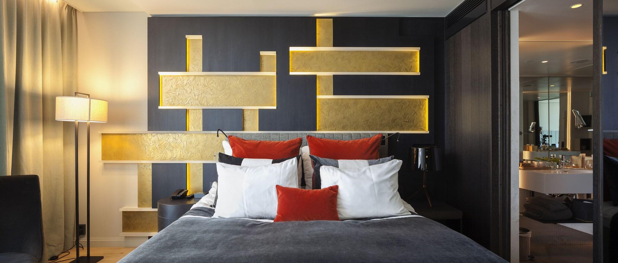 Double Deluxe King Bed