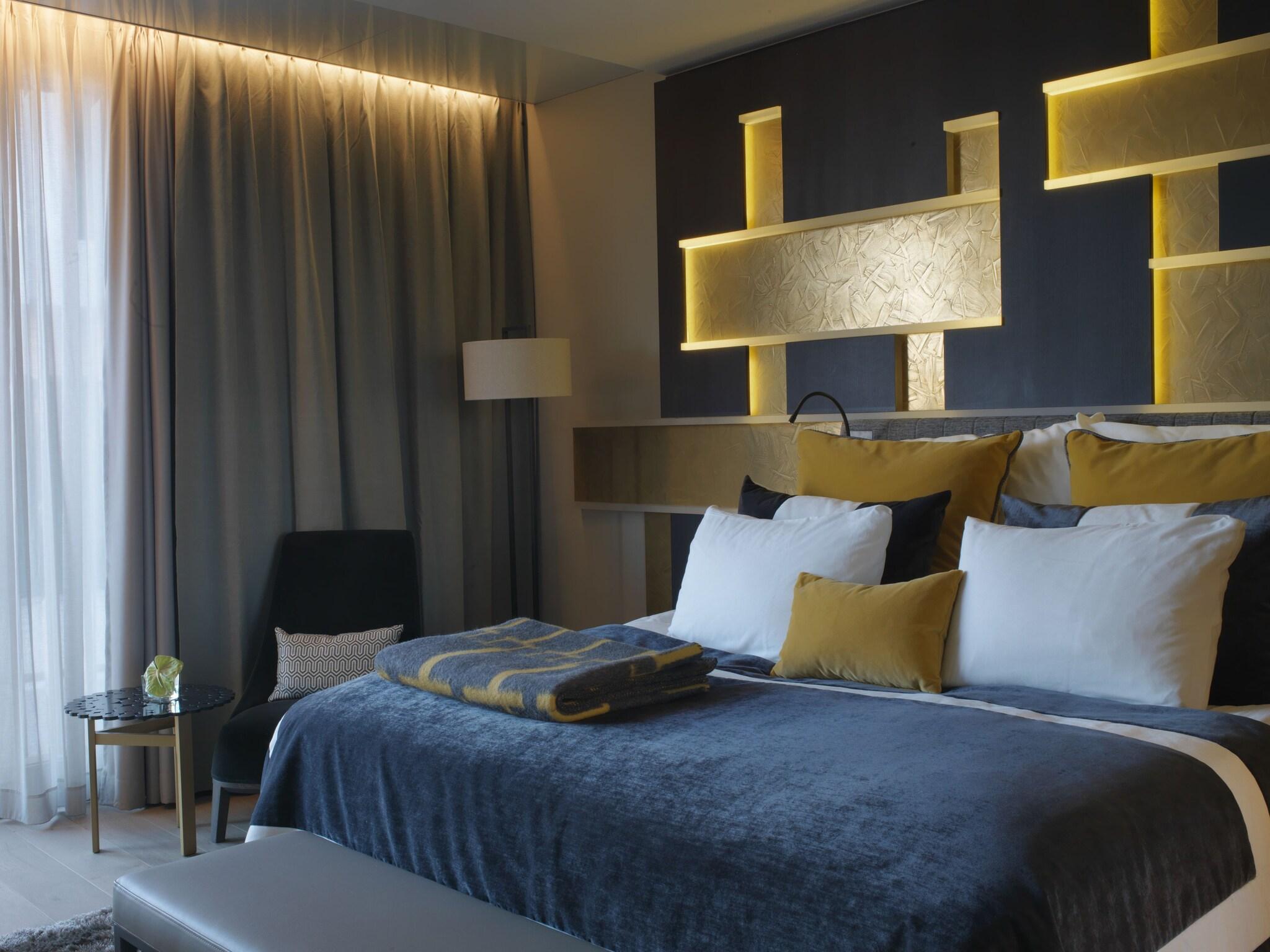 Double Deluxe King Bed