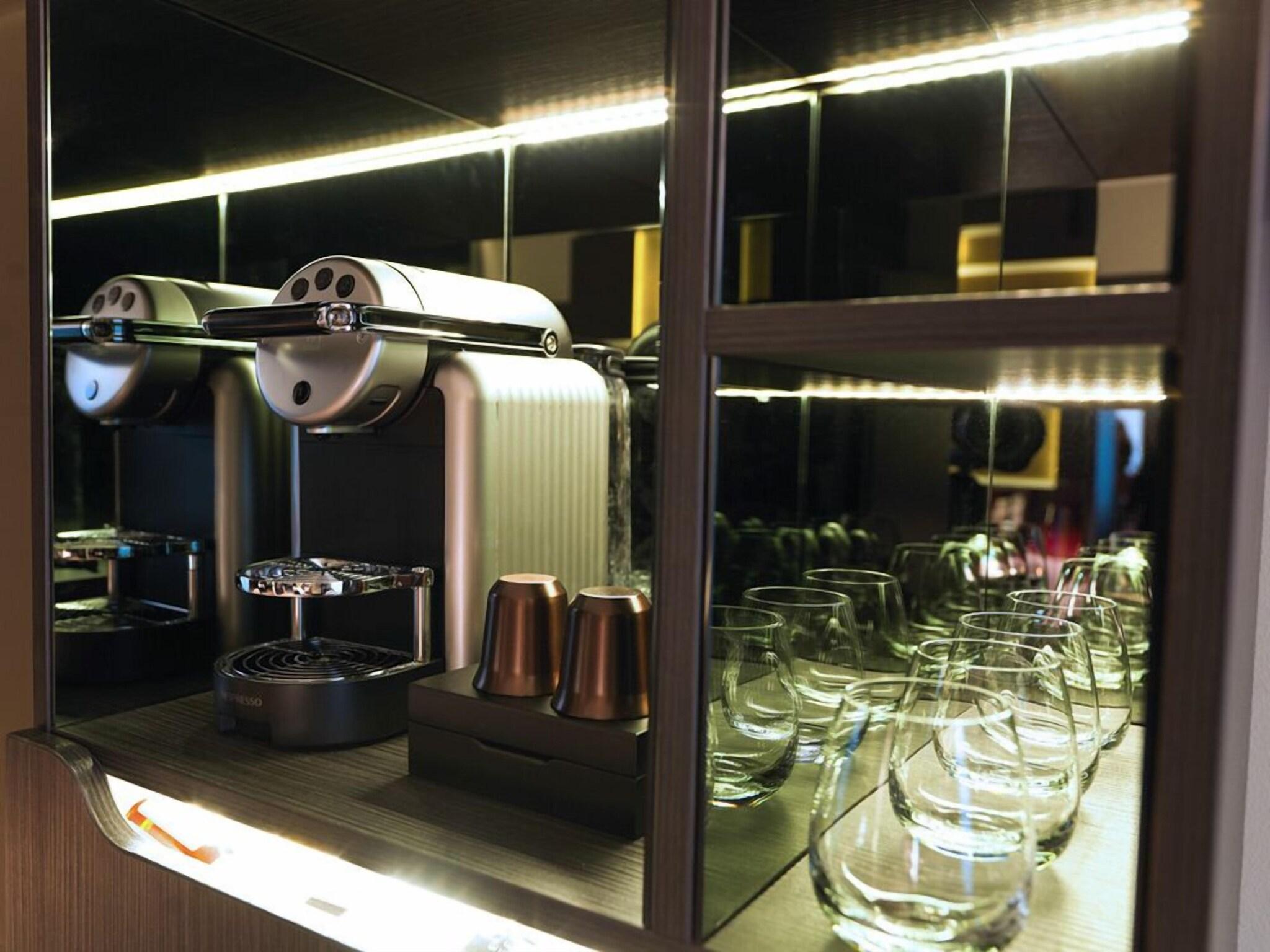 Double Deluxe King Bed