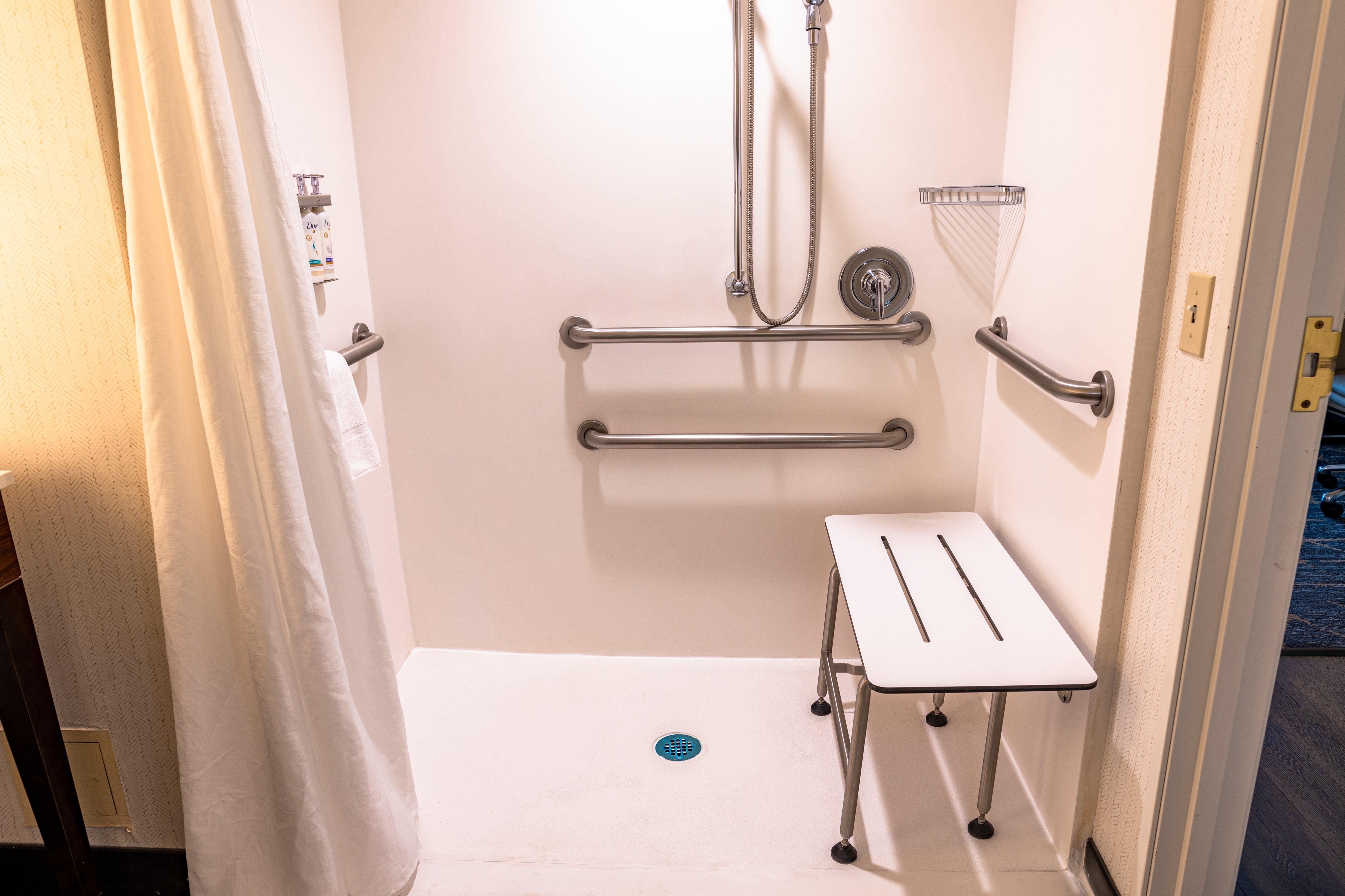 Suite Accessible King Size Bed