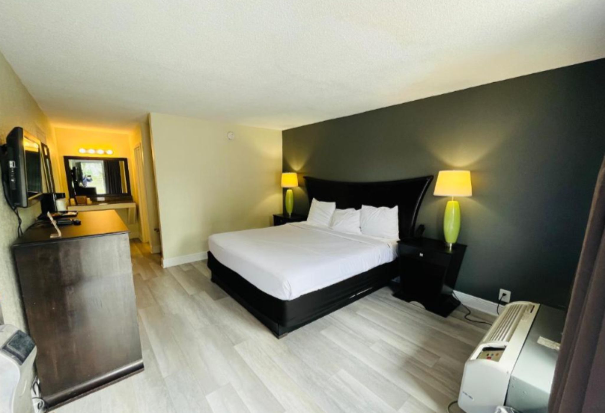 Double King Bed Non Smoking