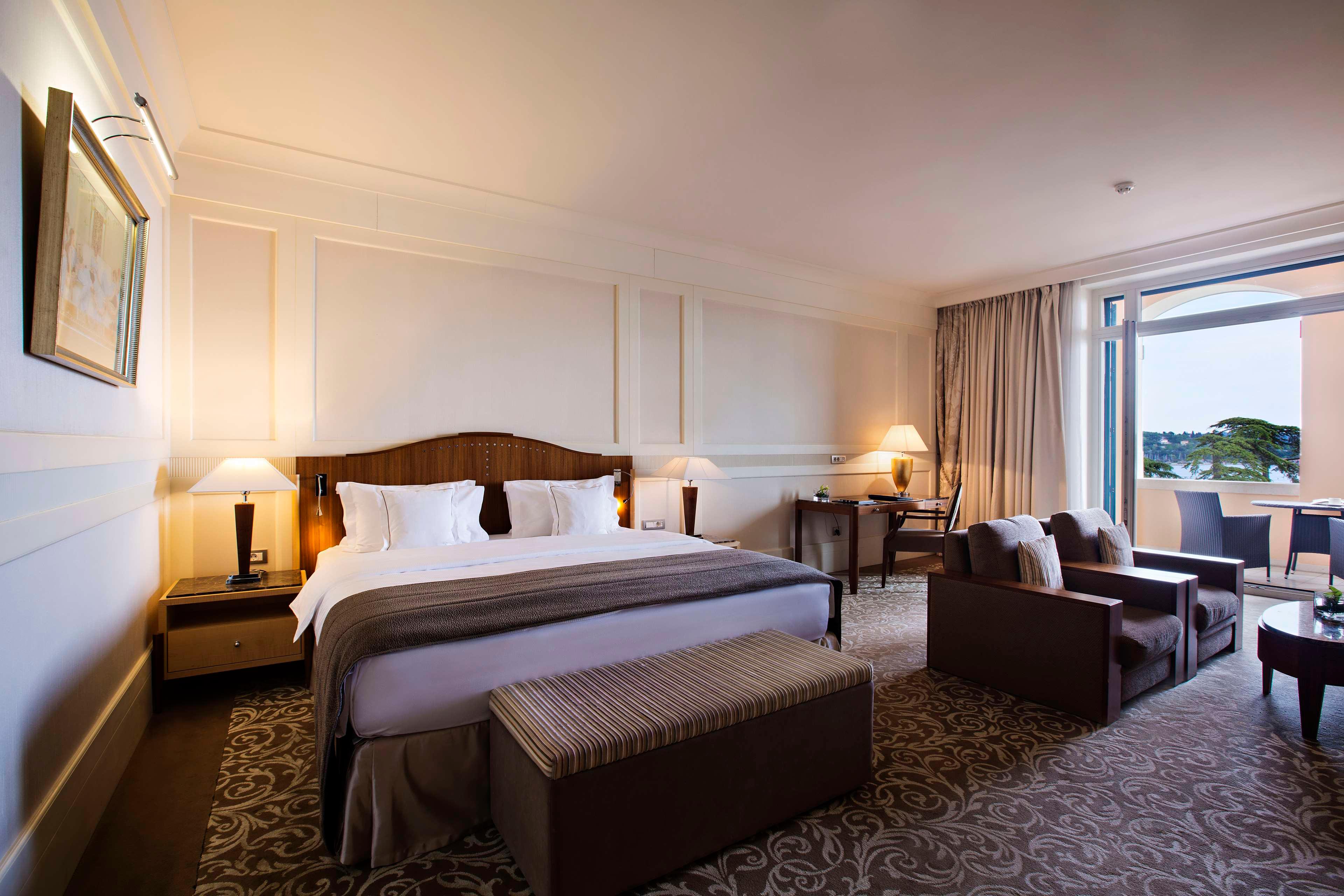 Room Grand Deluxe