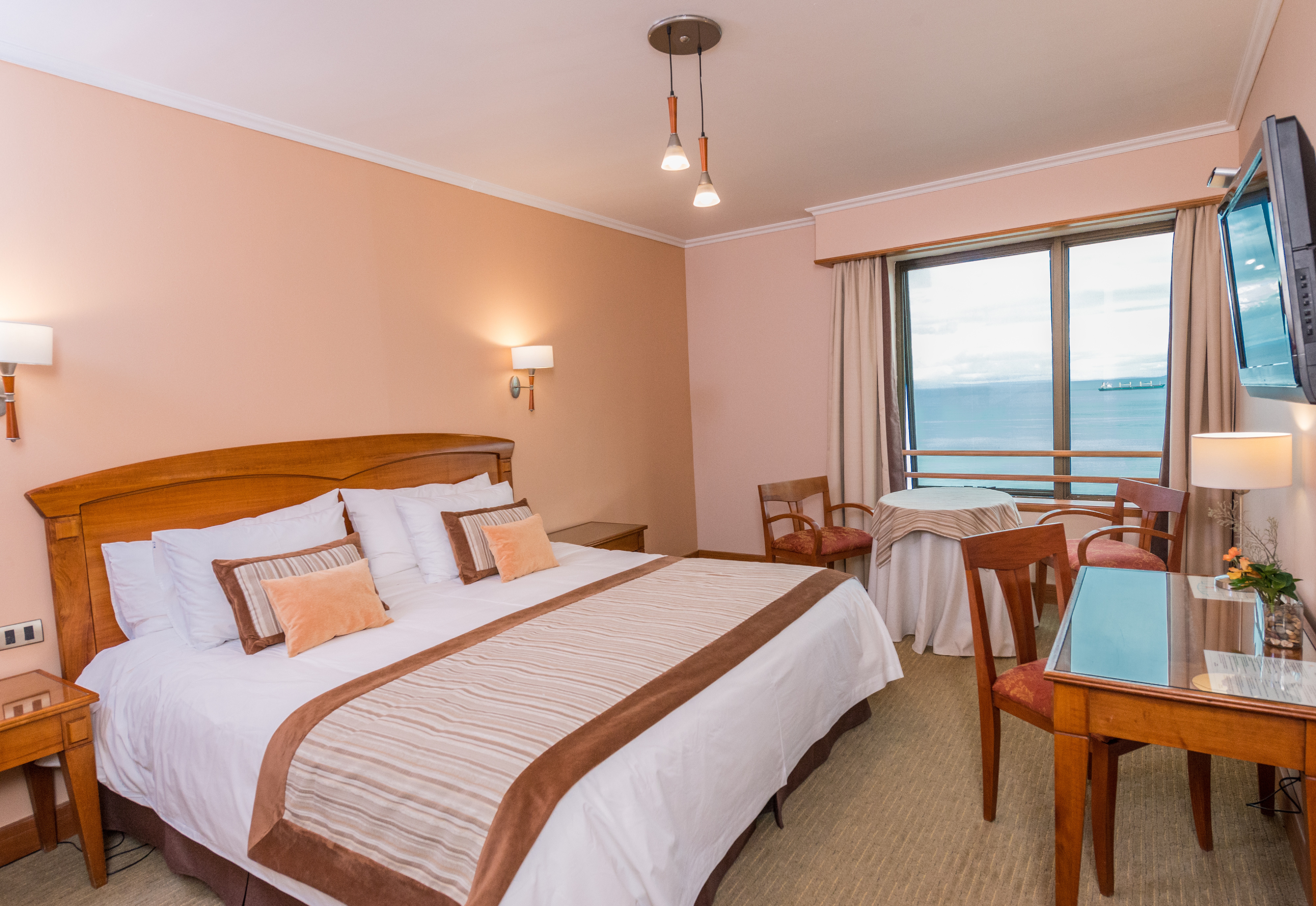 Junior Suite King Size Bed