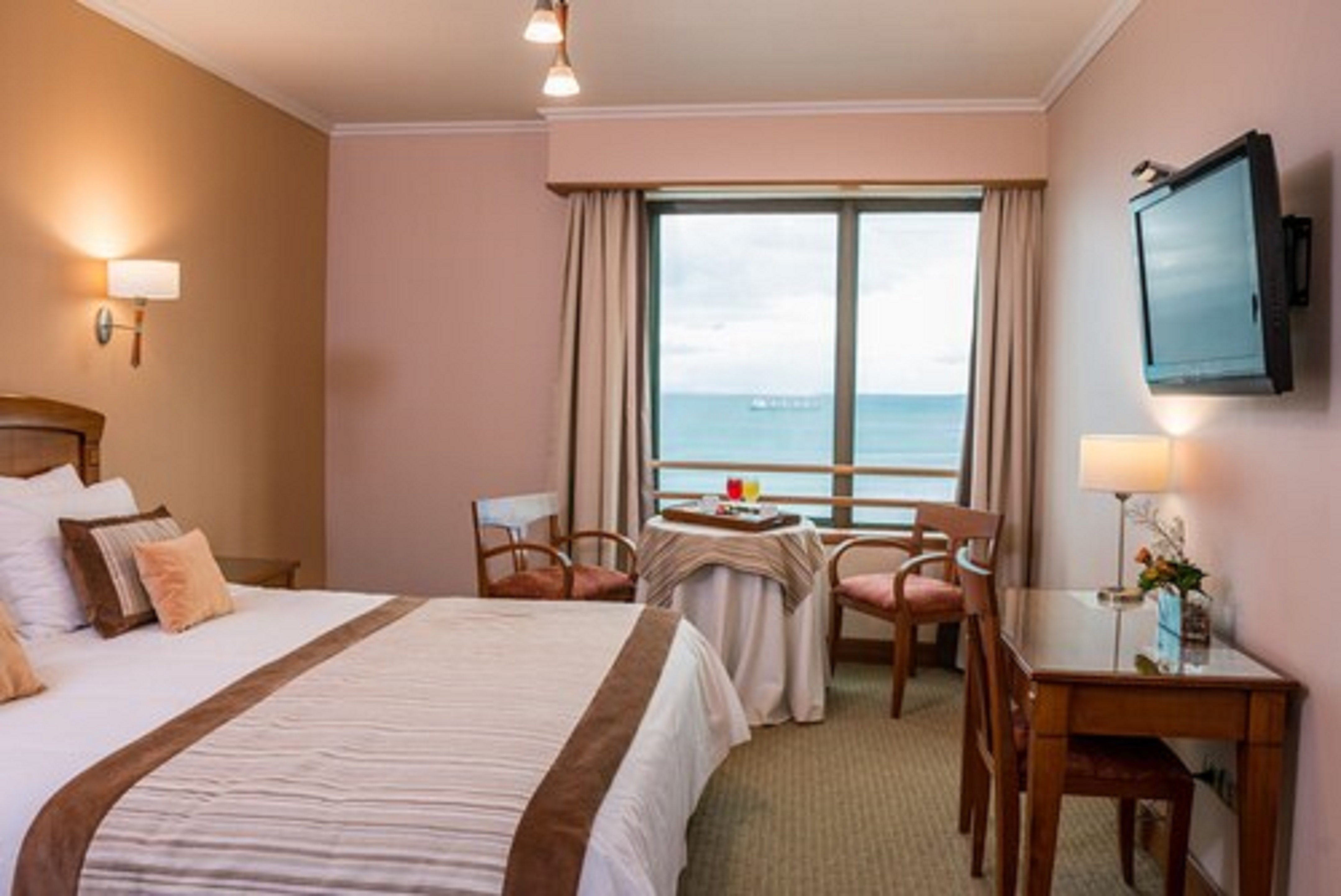 Junior Suite King Size Bed