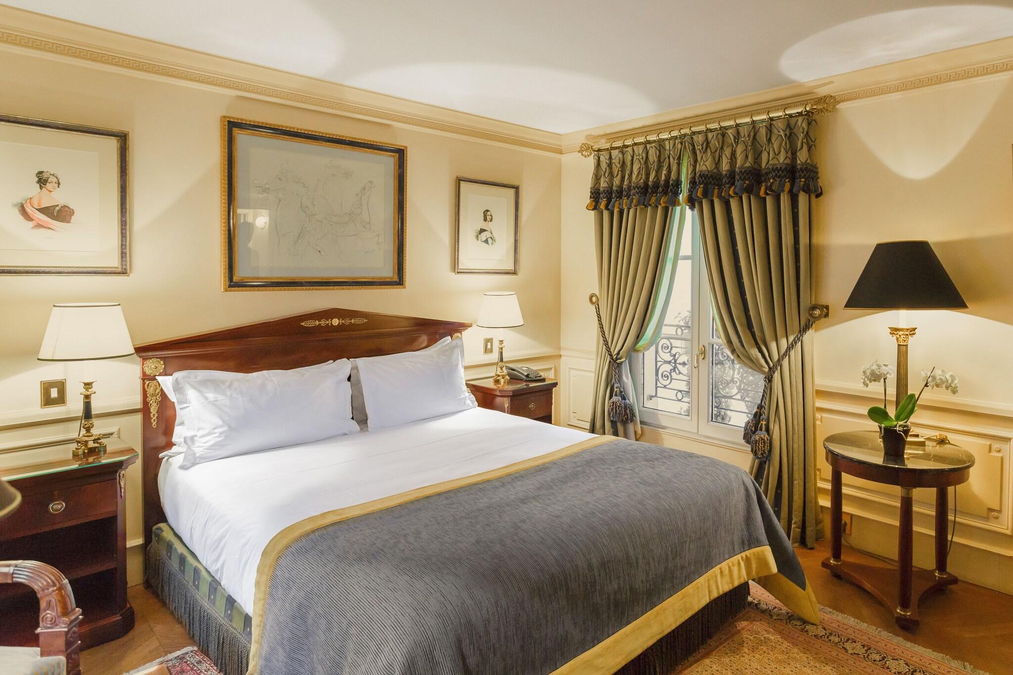 Double Classic Queen Bed