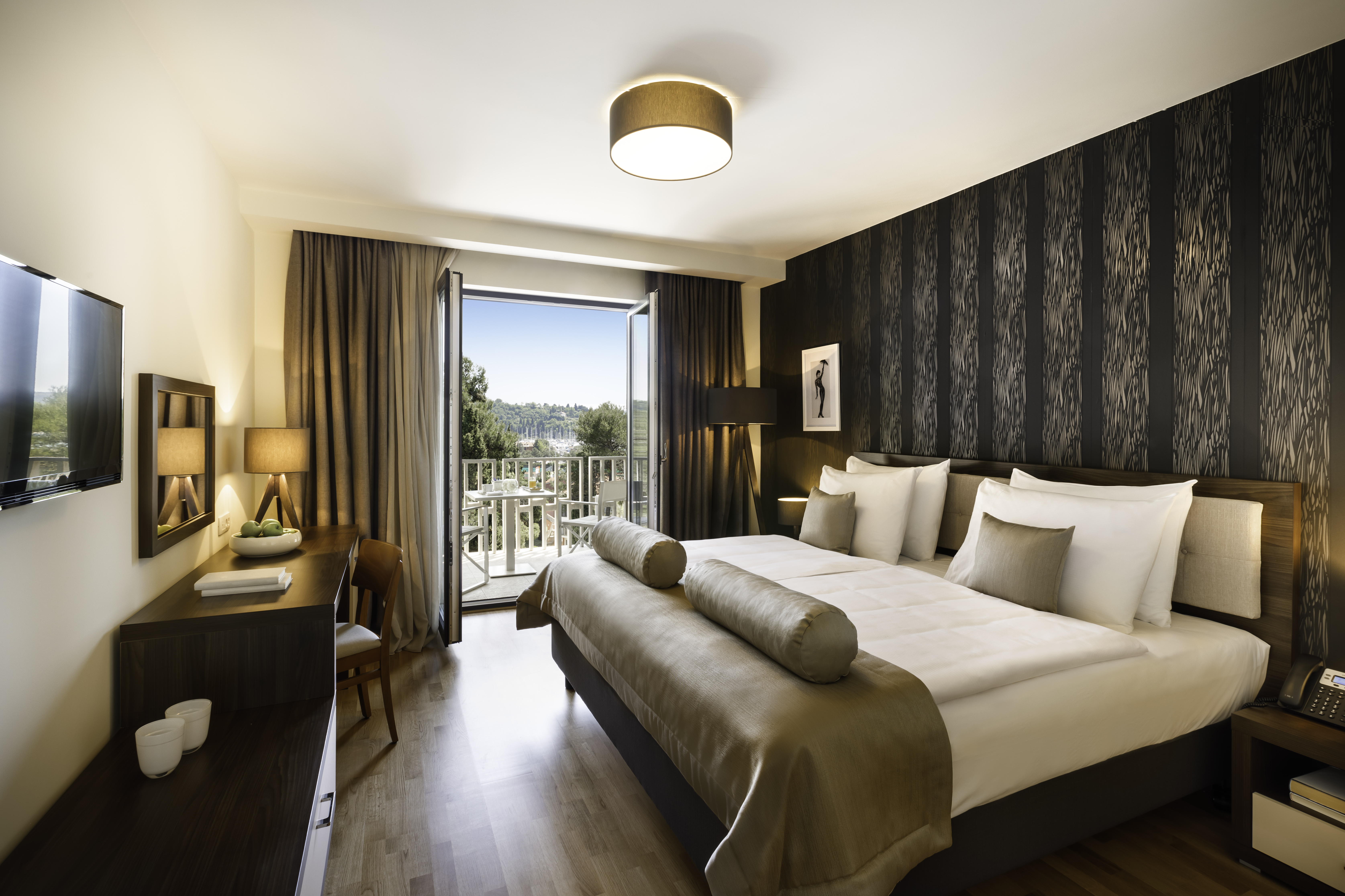 Suite Park View with Balcony