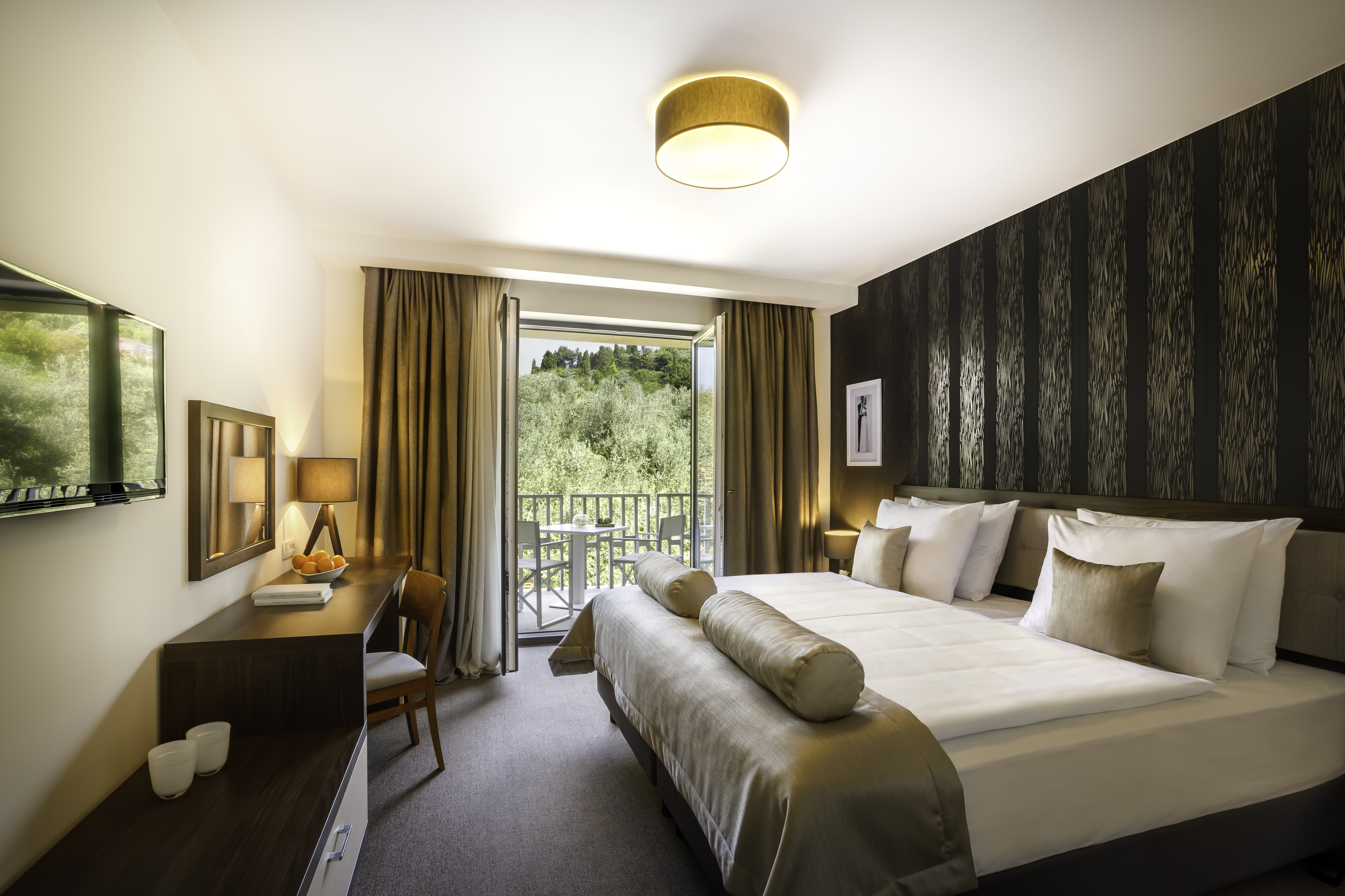 Twin Park View with Balcony