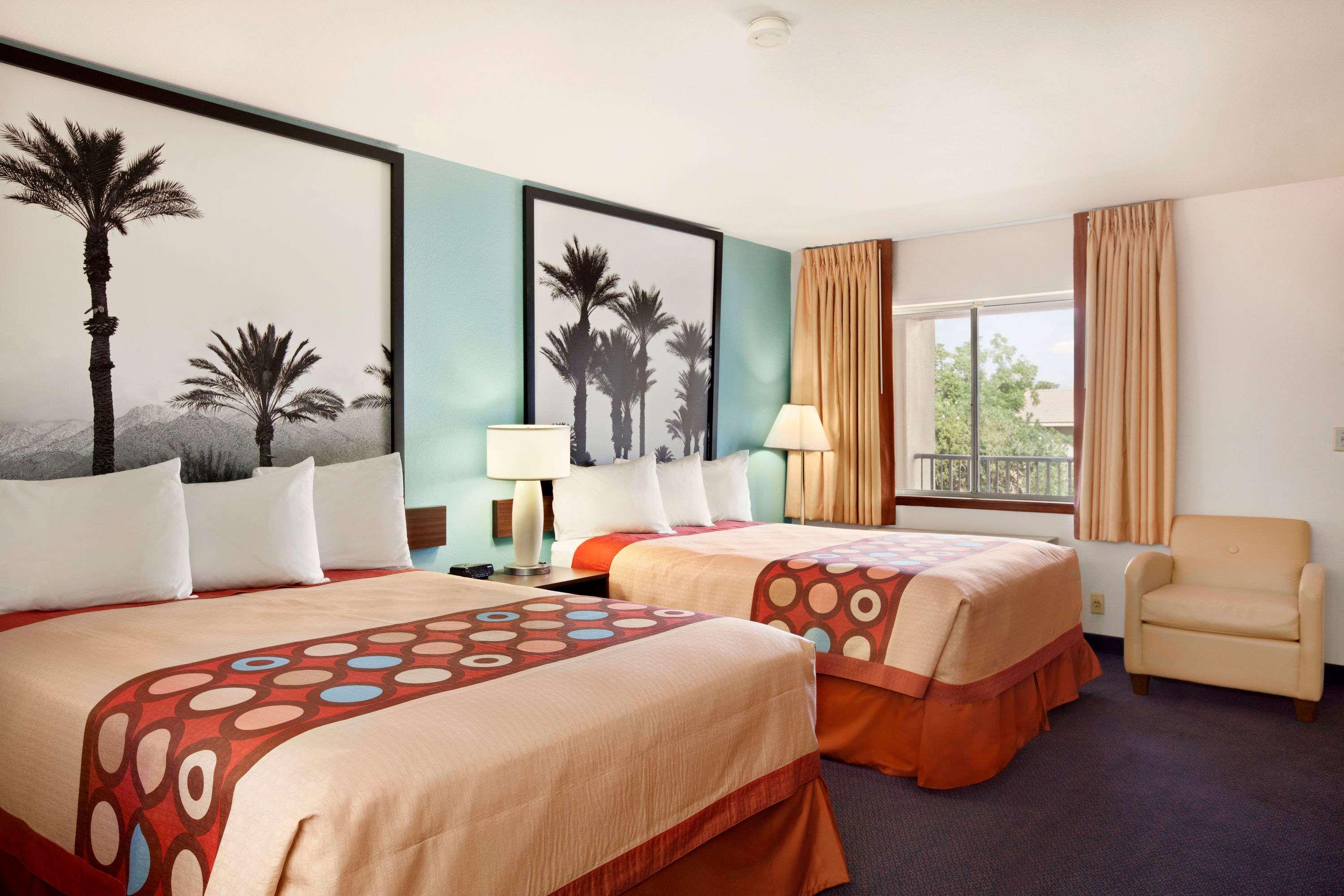 Suite Two Queen Beds