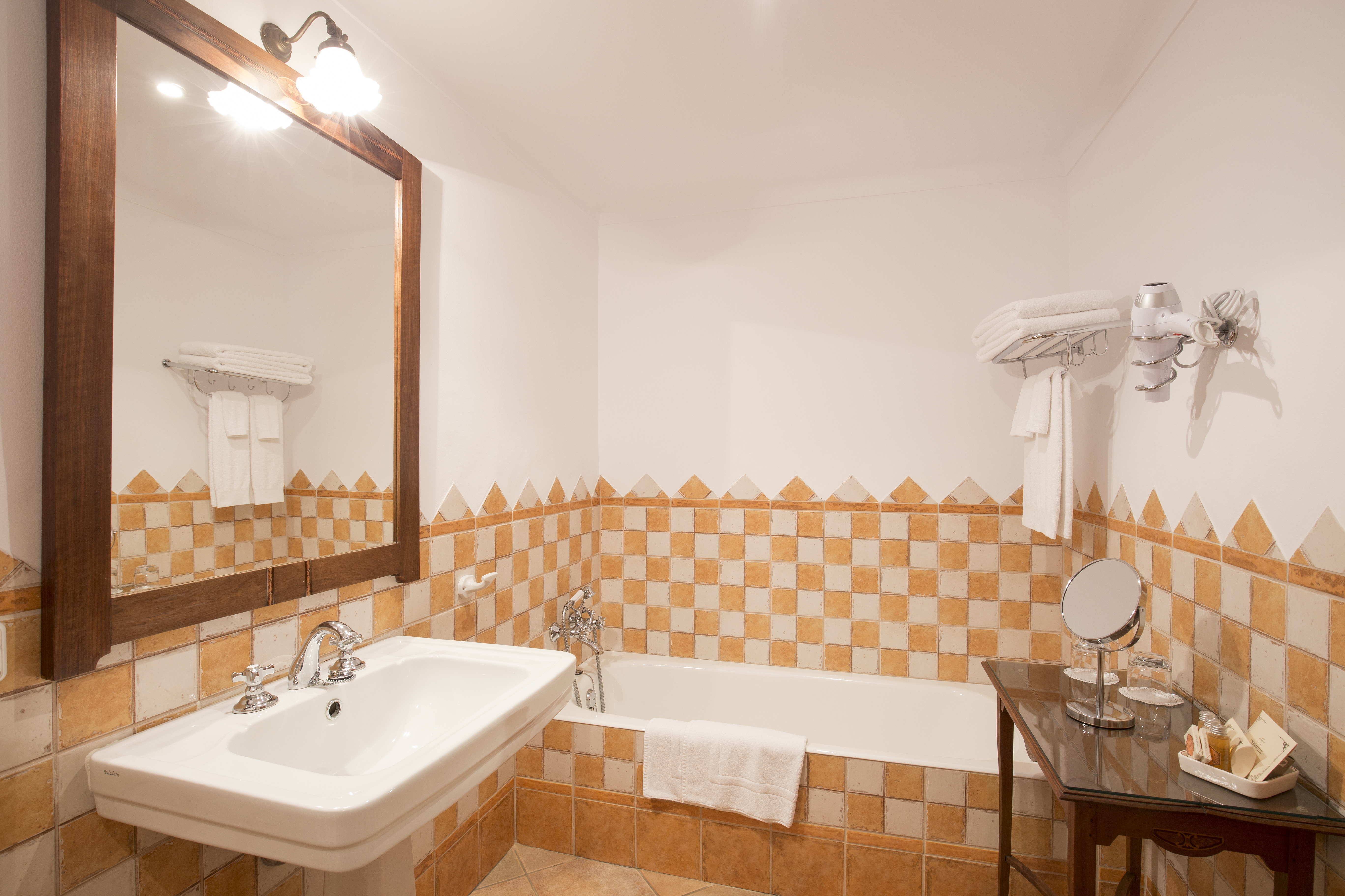 Double or Twin Standard