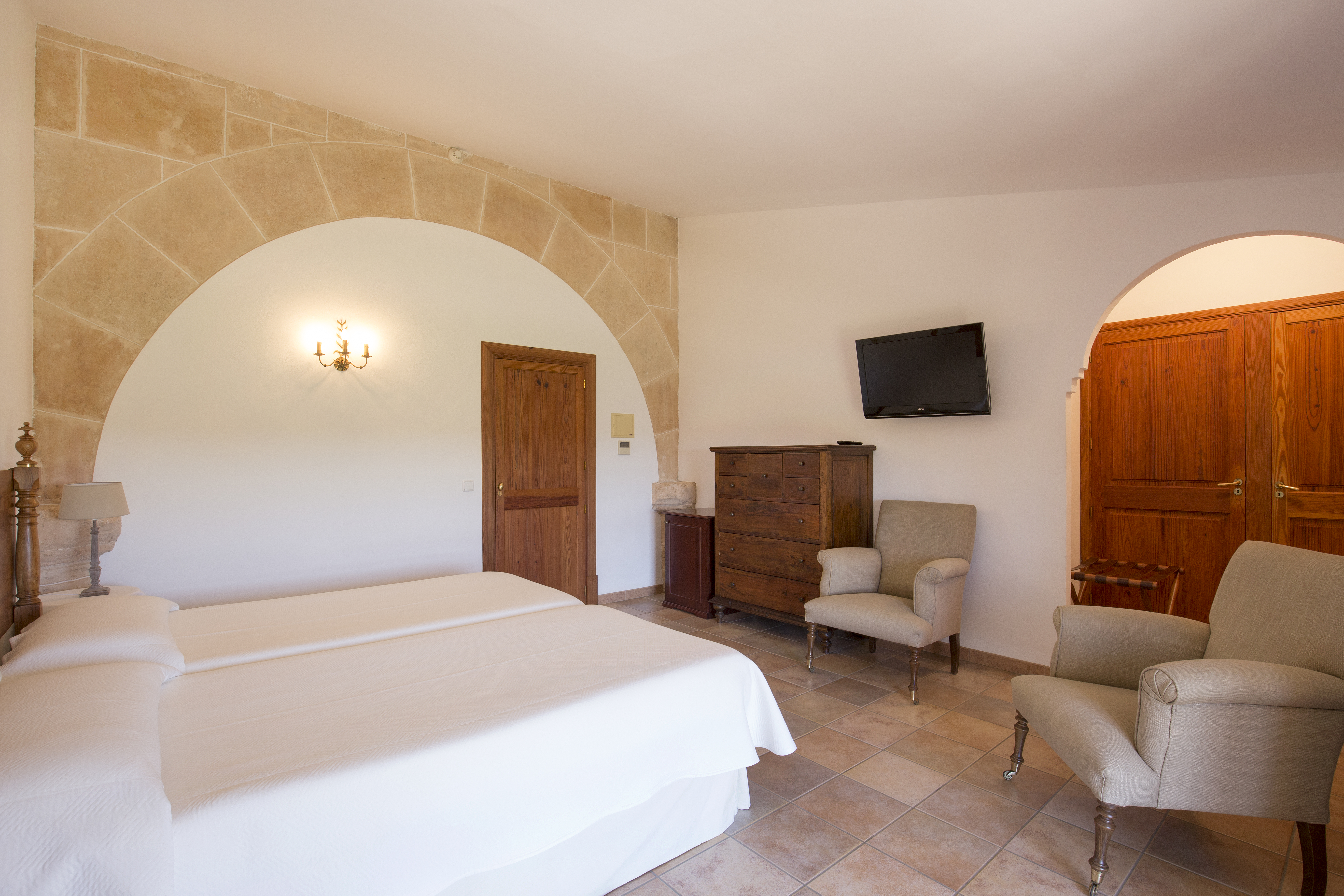 Double or Twin Standard