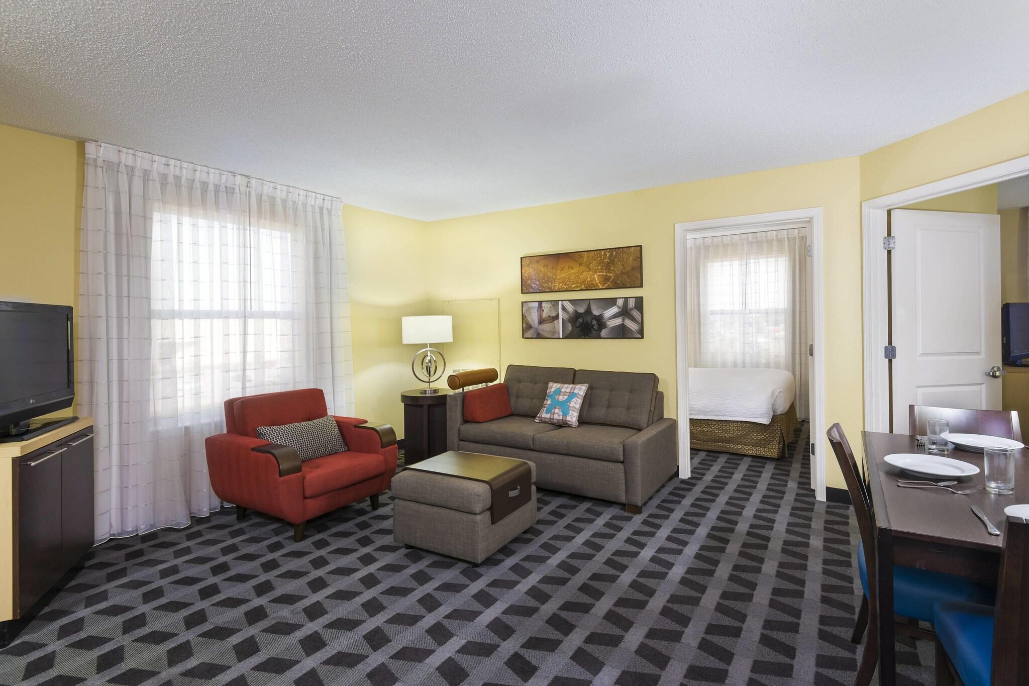 Studio Queen Size Bed