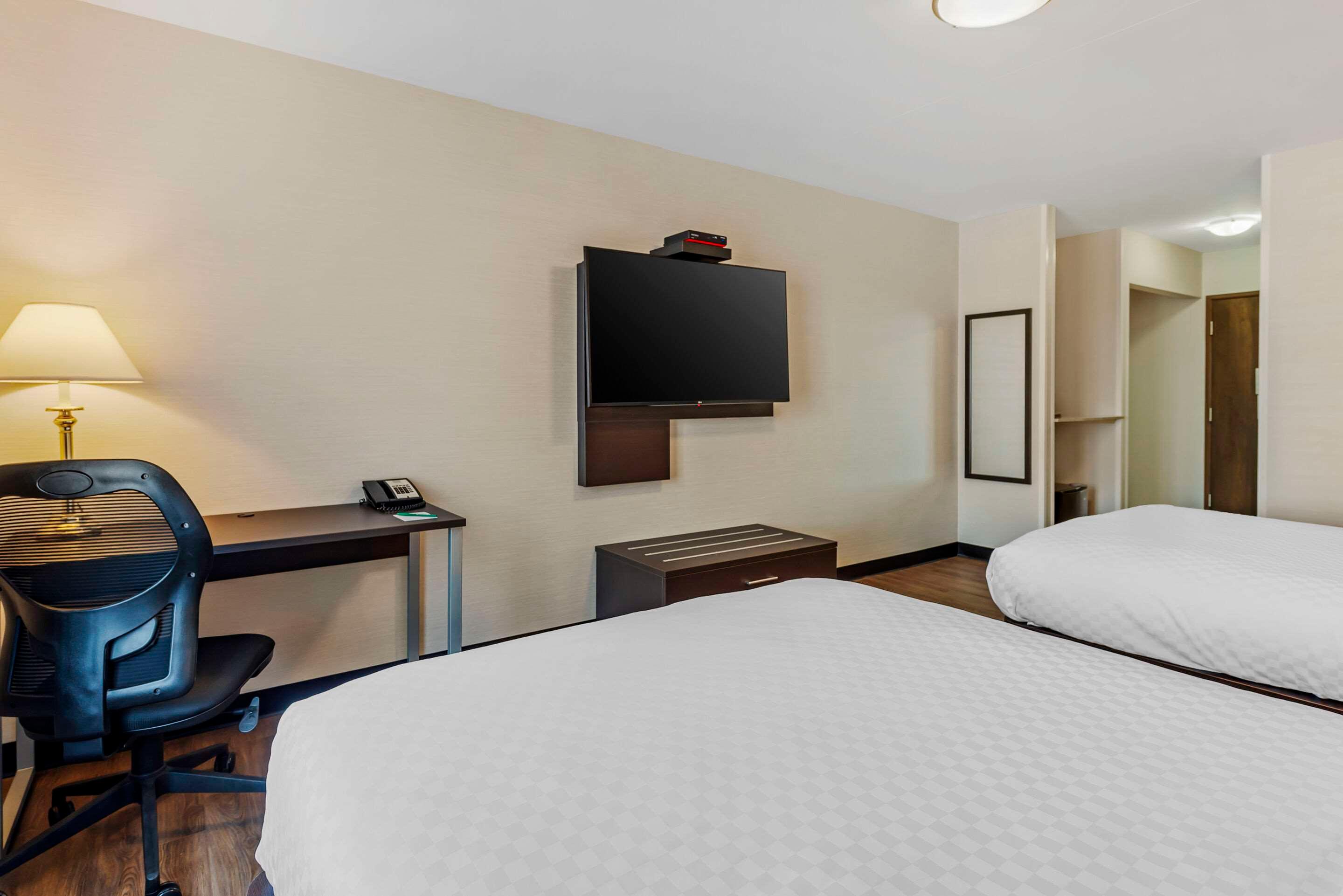 Quadruple Two Queen Beds