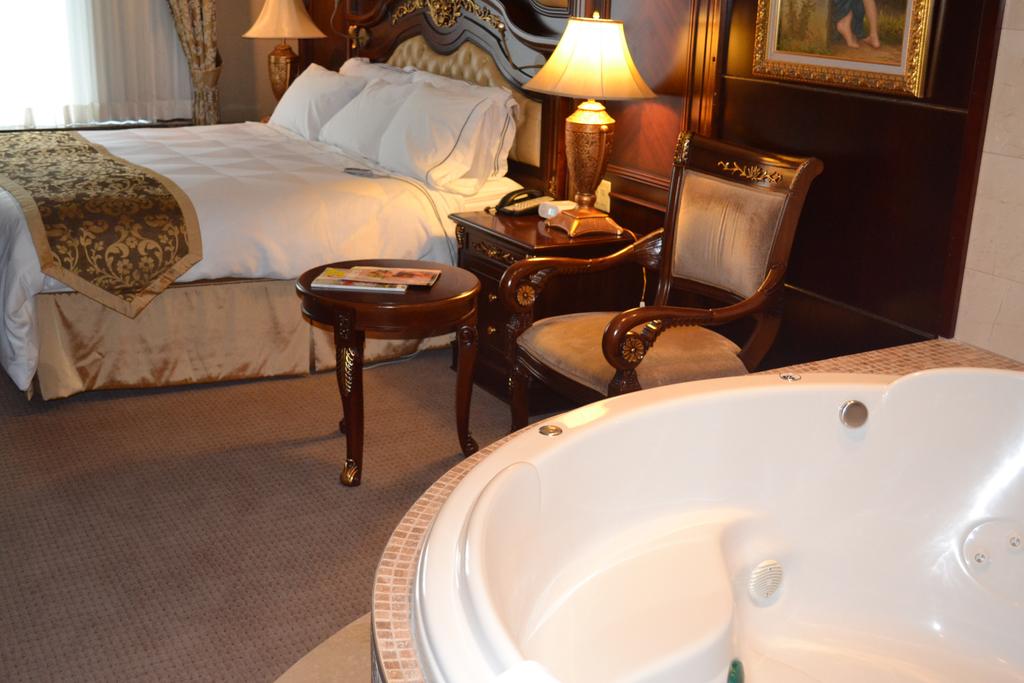 Suite King Bed Non Smoking