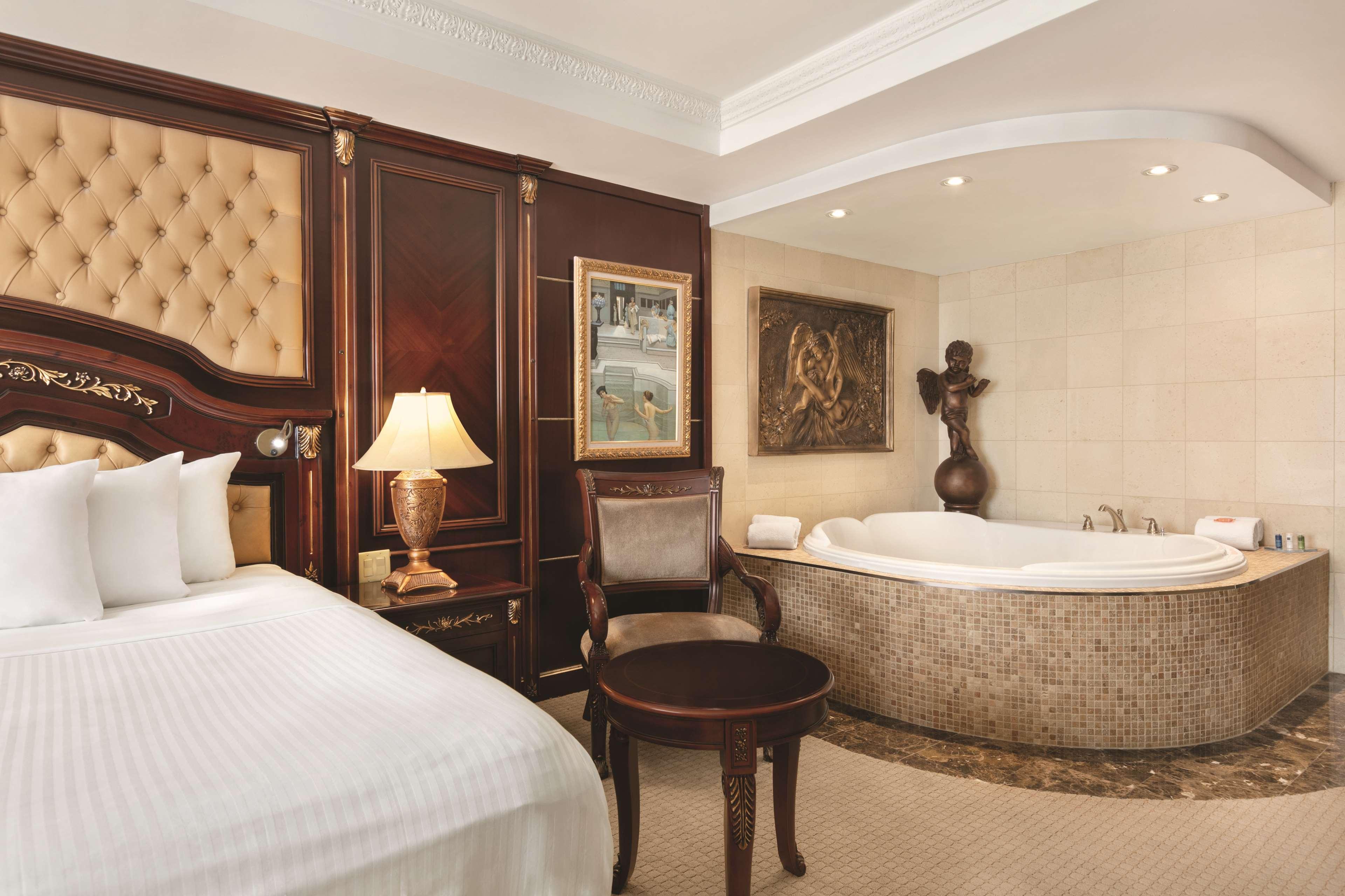 Suite King Bed Non Smoking