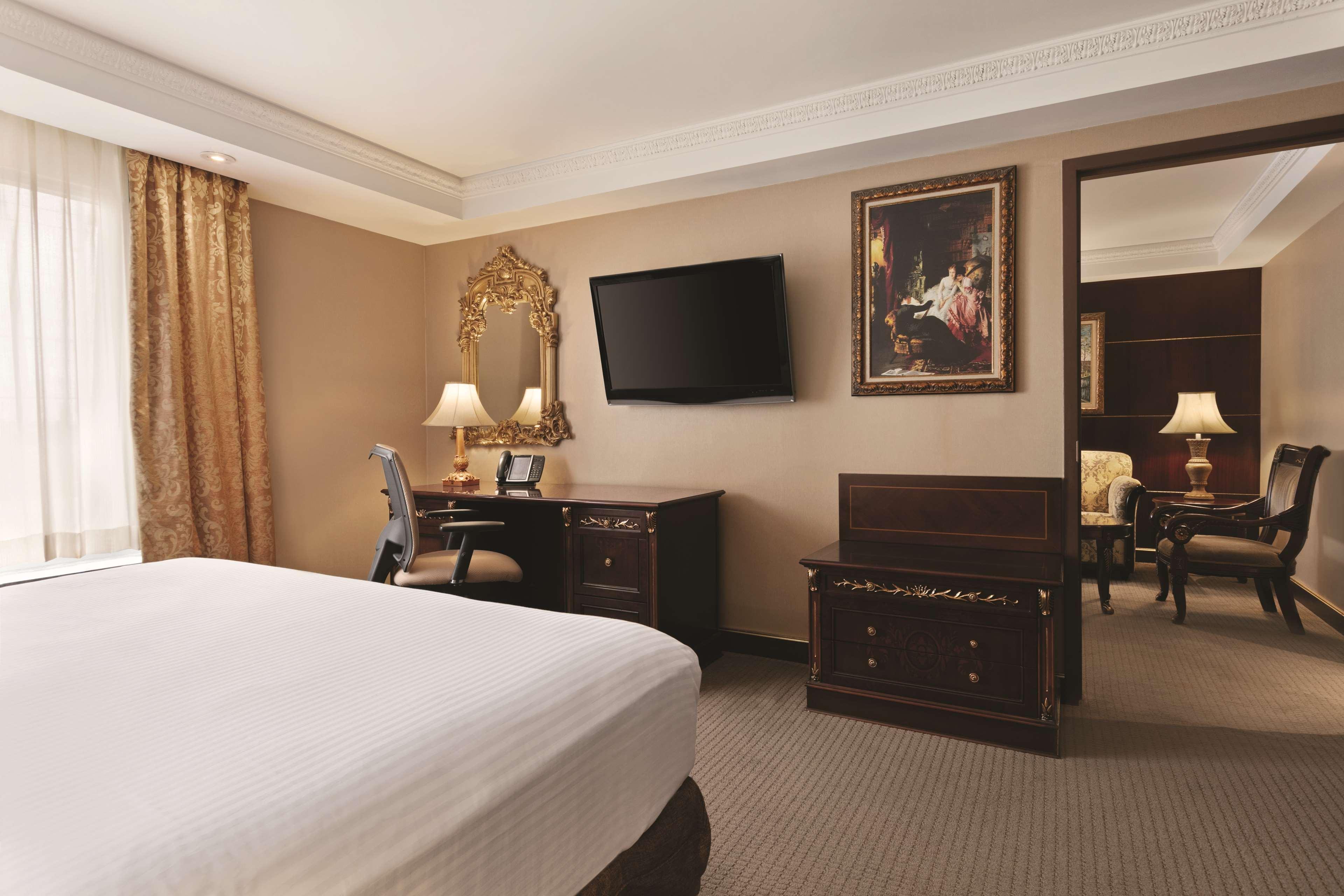 Suite King Bed One Bedroom 