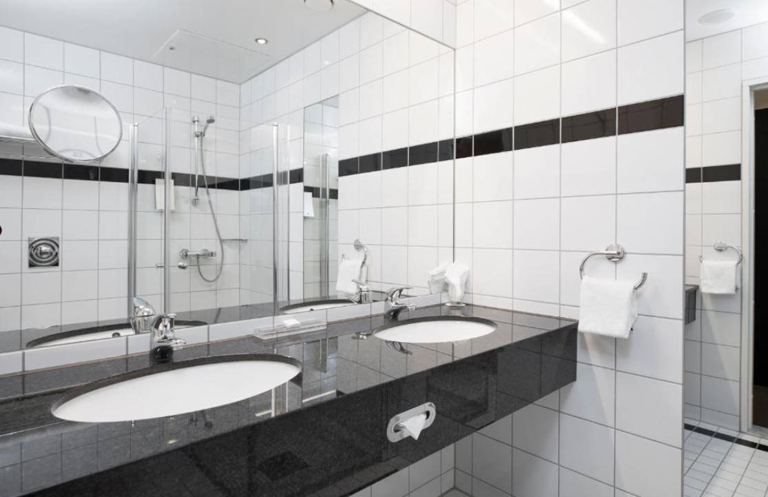 Double or Twin Accessible-two Queen Beds