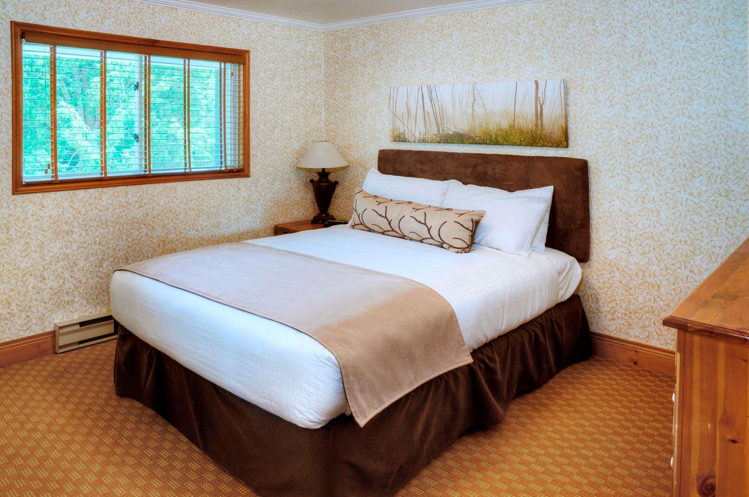 Suite Queen Size Bed