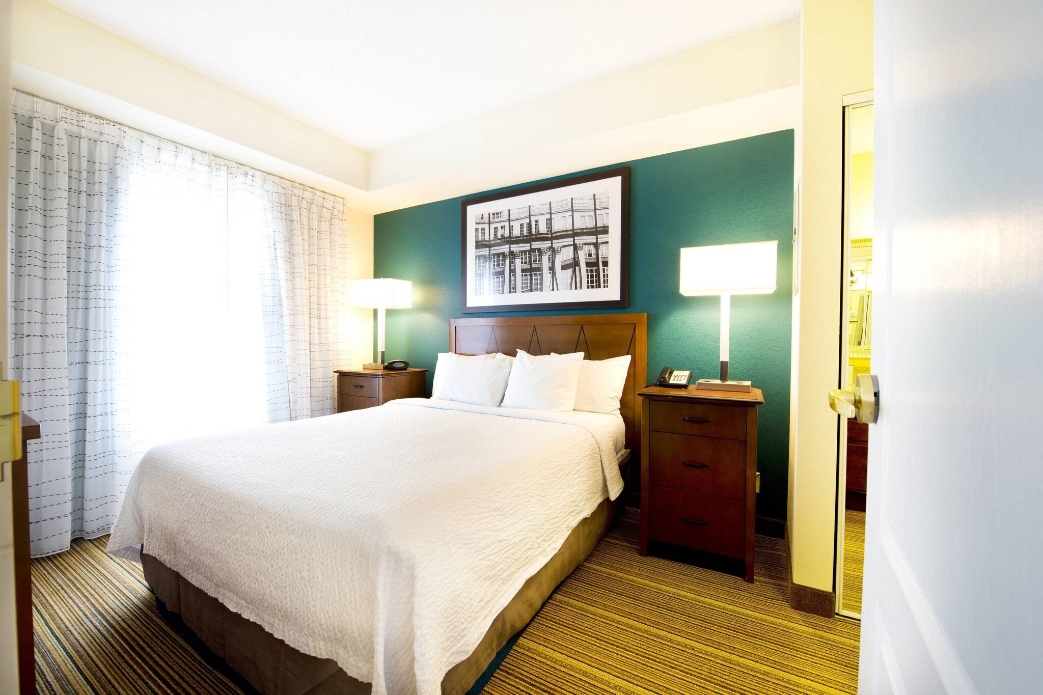 Suite Queen Size Bed