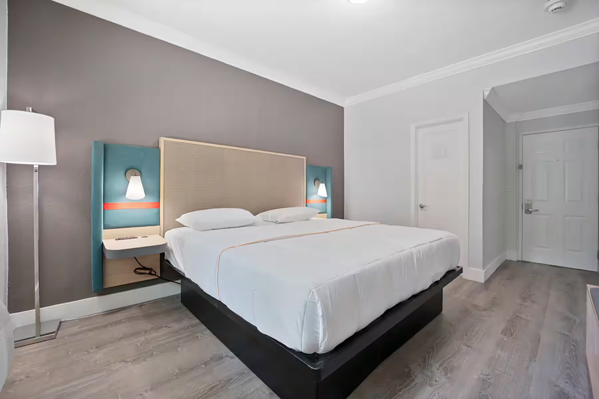 Room Accessible-queen Size Bed