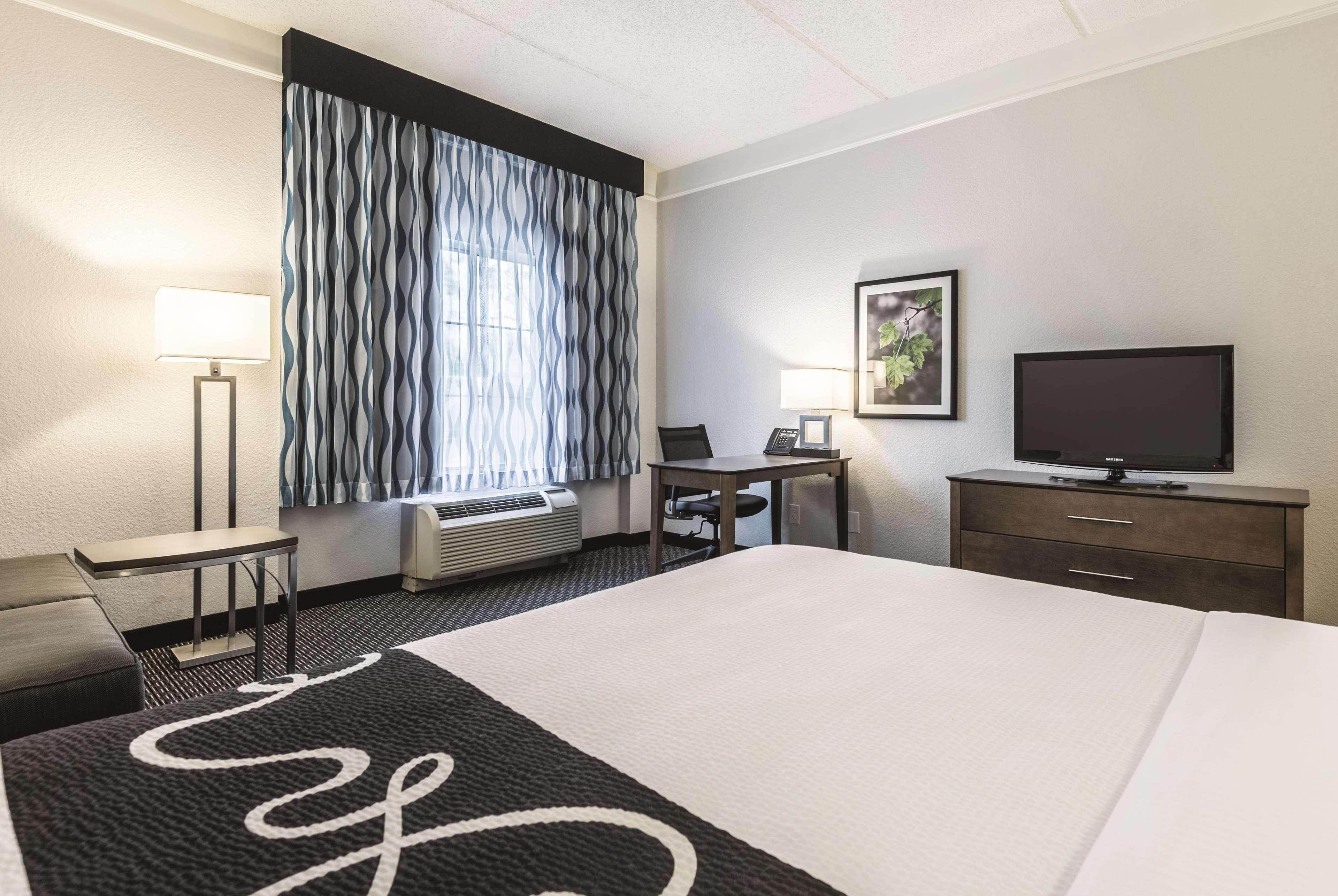 Double Deluxe King Bed