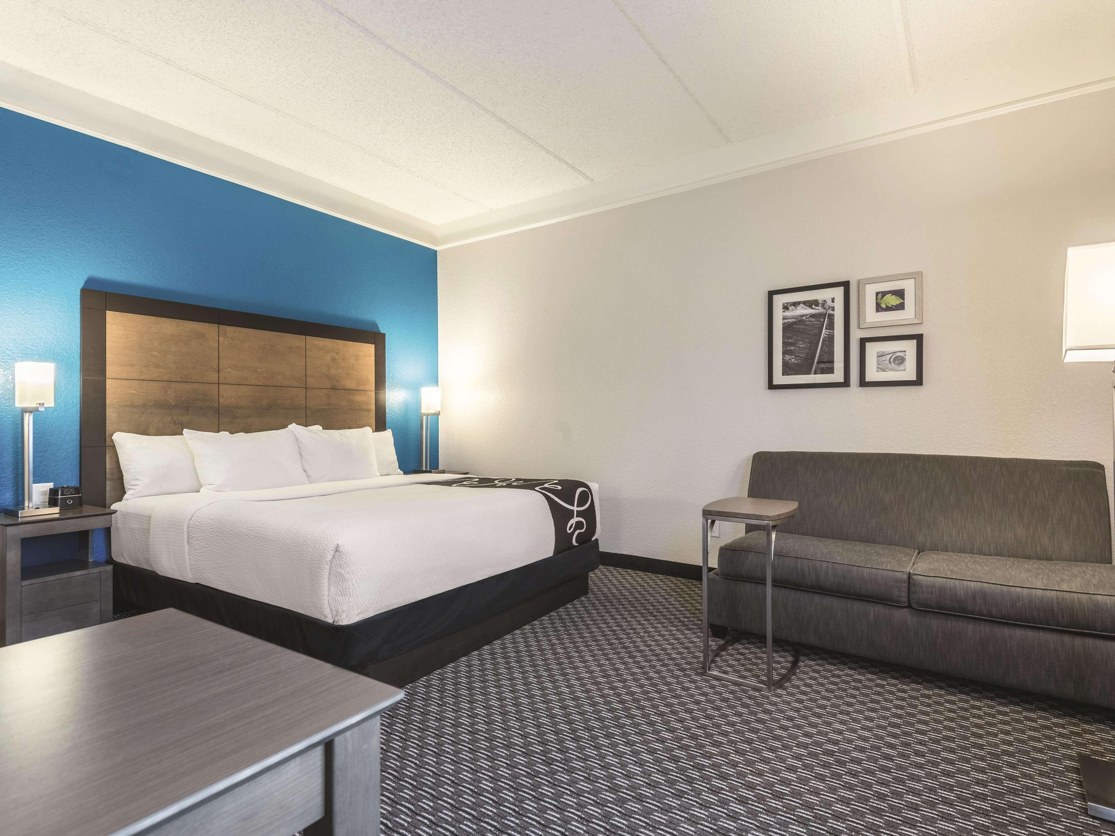 Double Deluxe King Bed