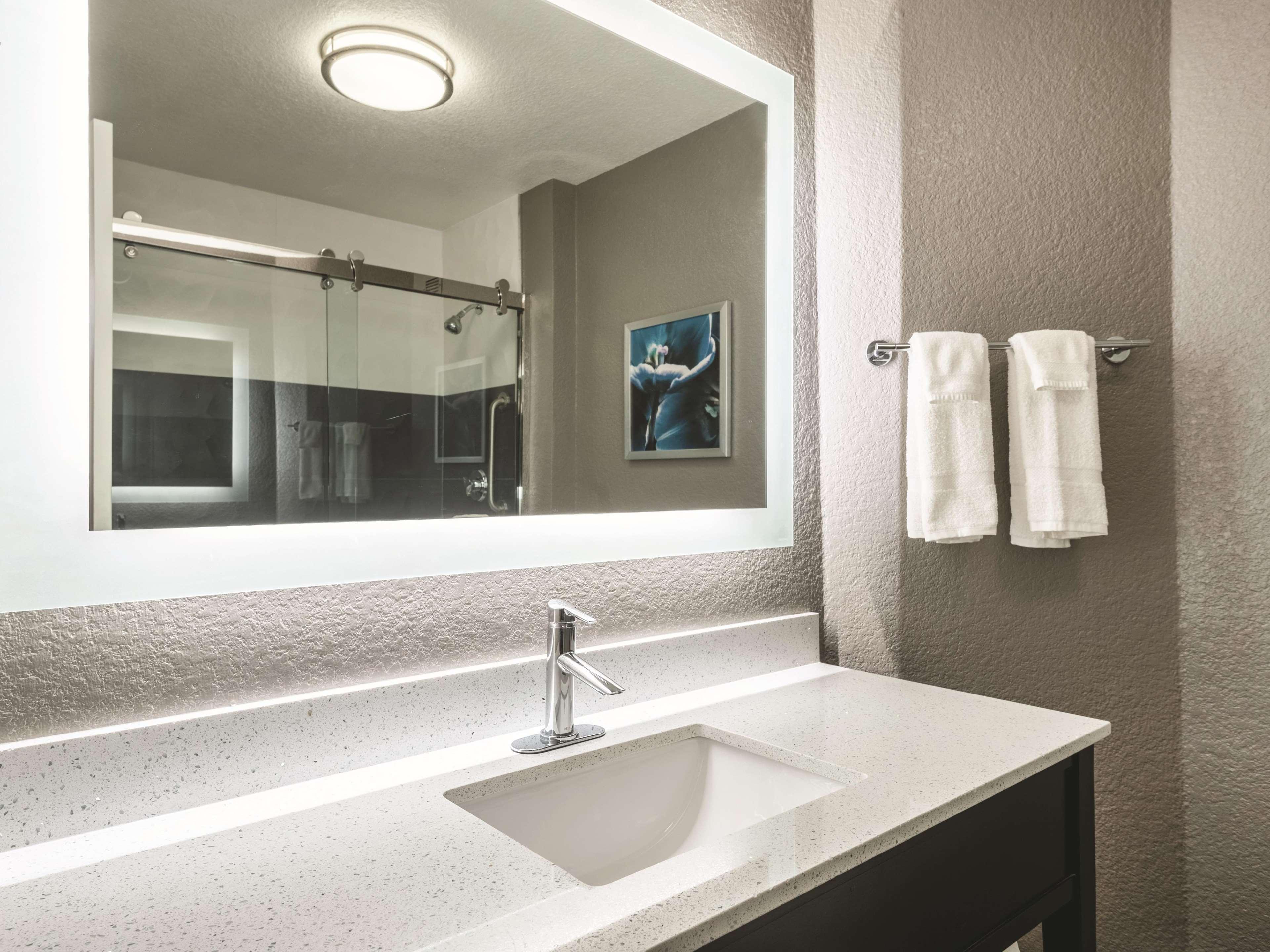 Double Deluxe King Bed