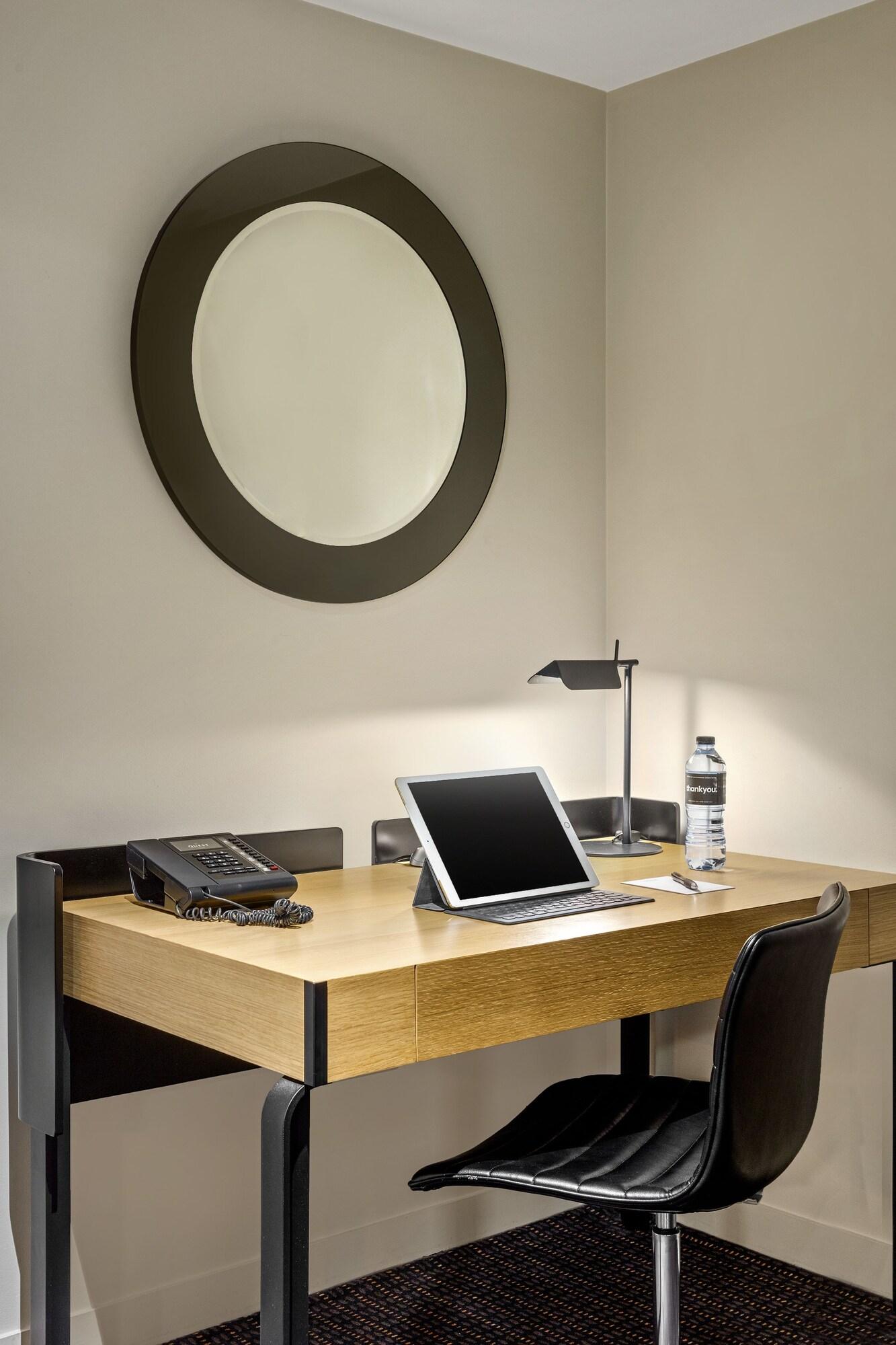 Apartment Queen Size Bed