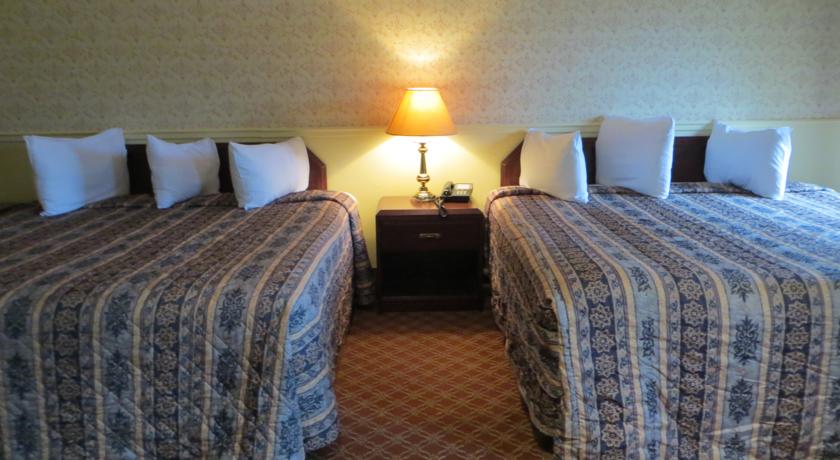 Double Classic Two Double Beds