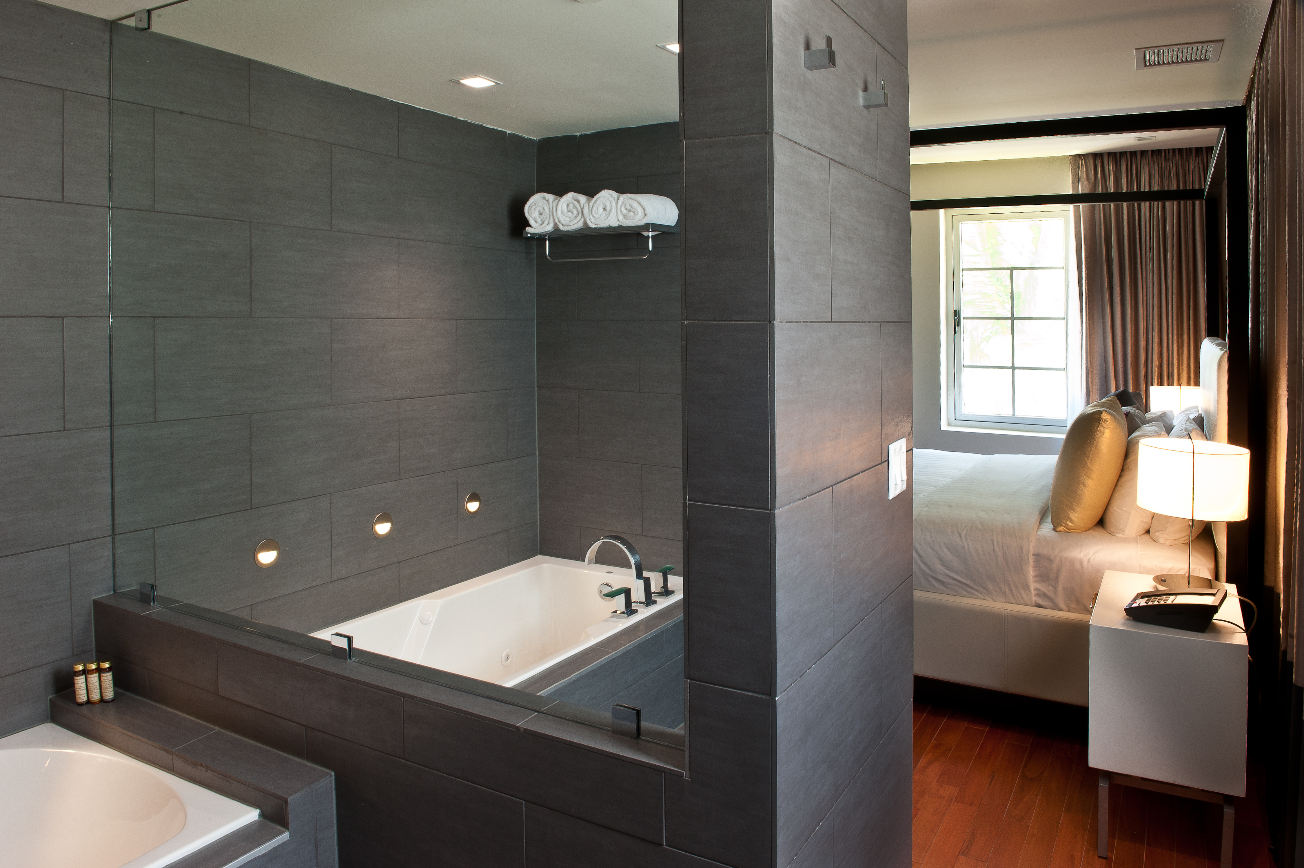 Suite Ocean View King Bed