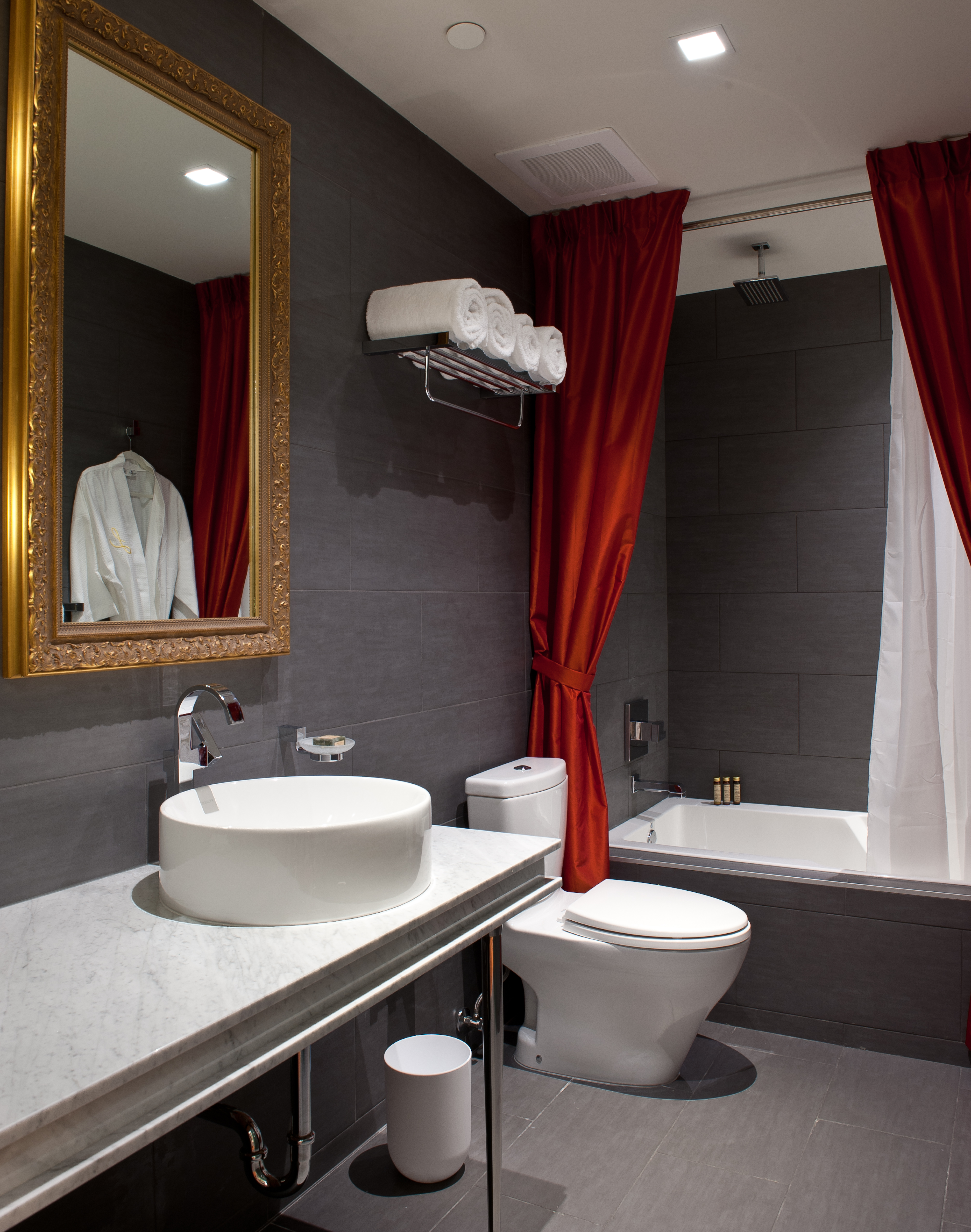 Double Classic Queen Bed