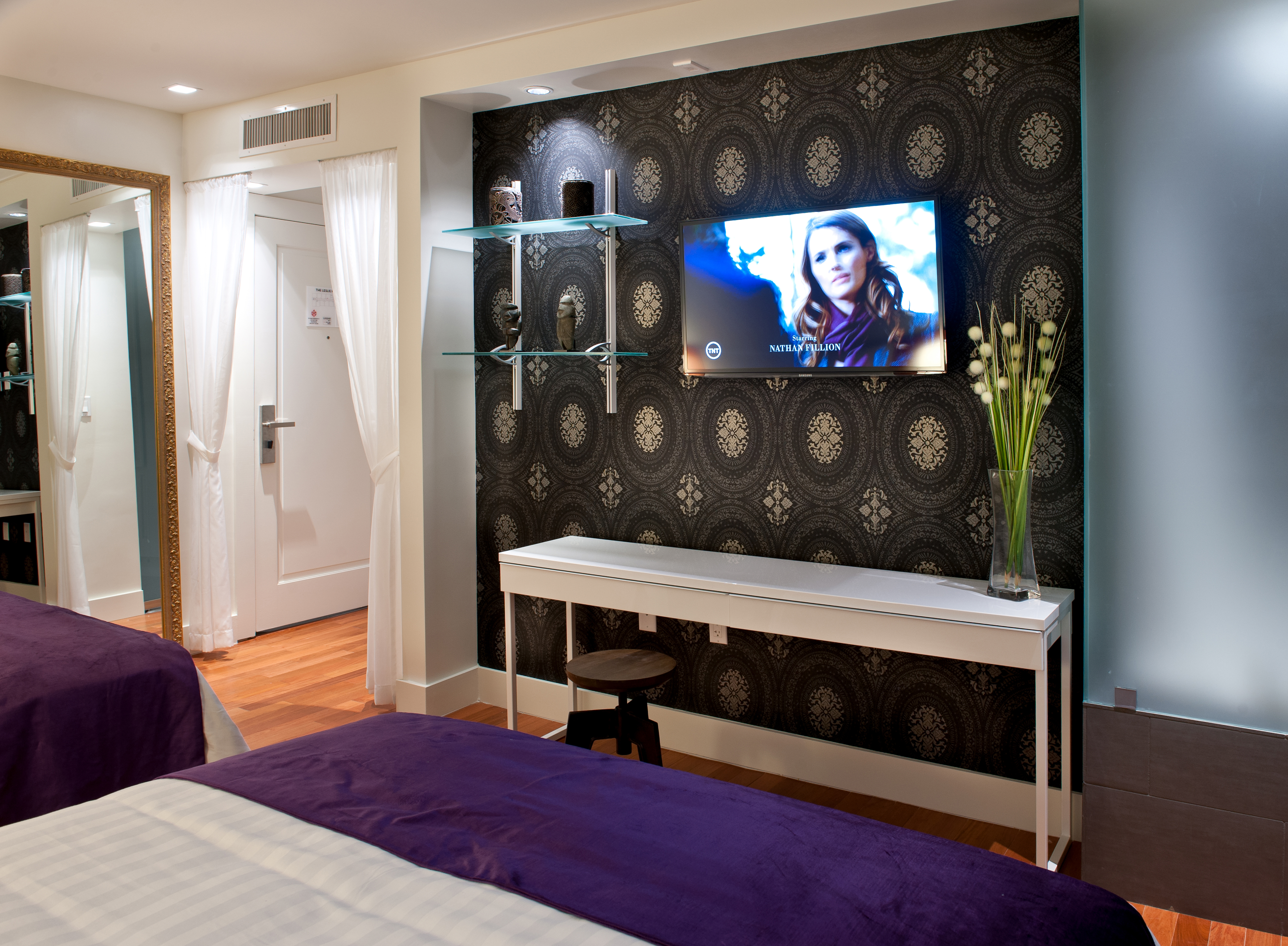 Double Classic Queen Bed