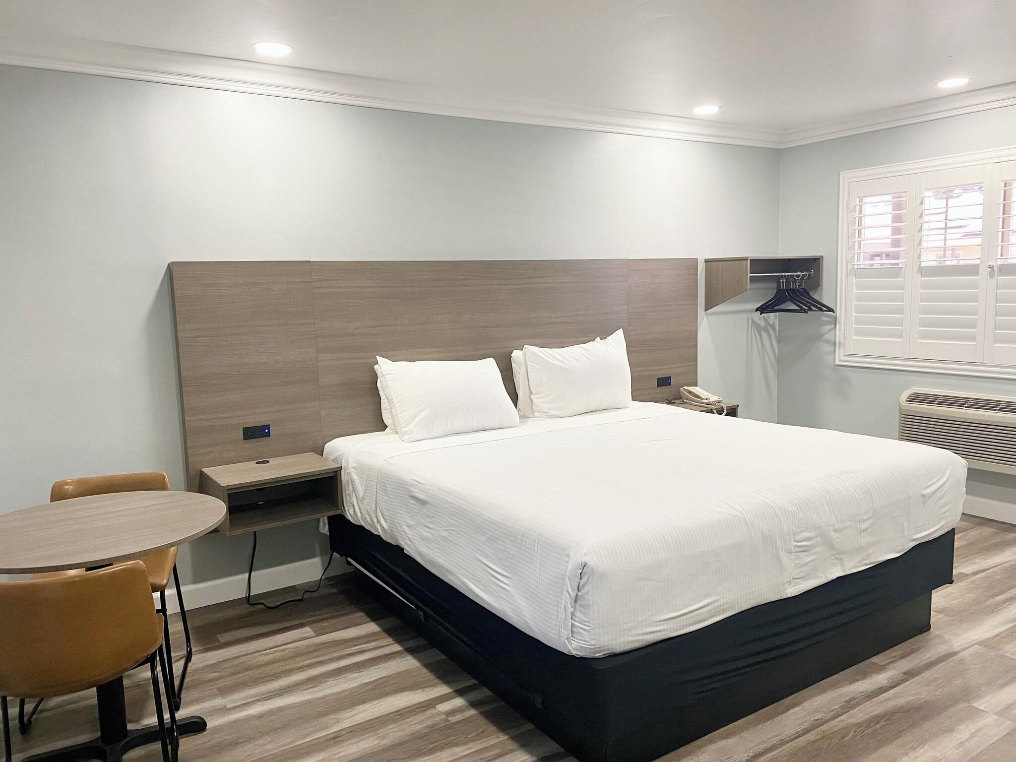 Double Accessible King Size Bed