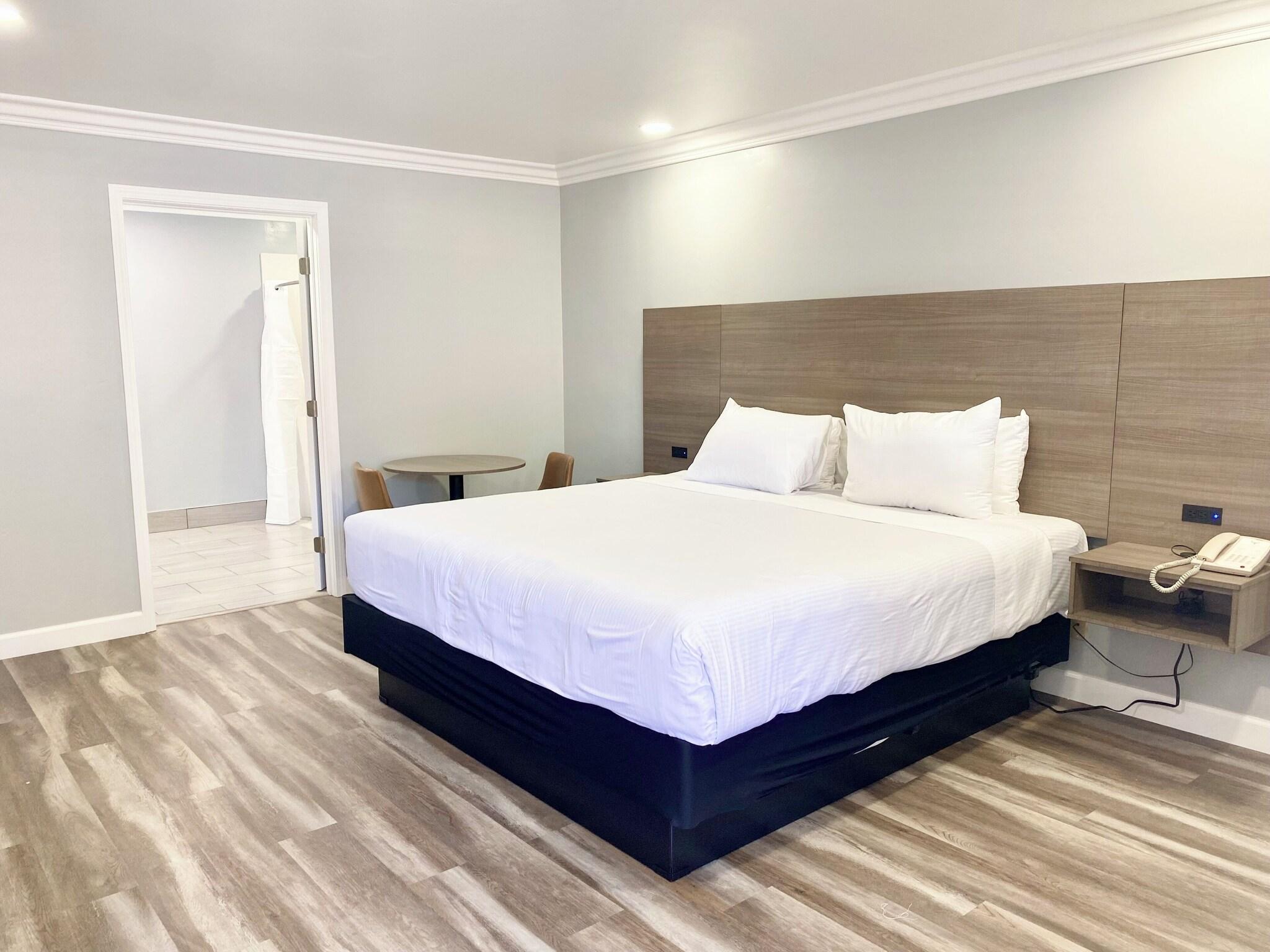 Double Accessible King Size Bed