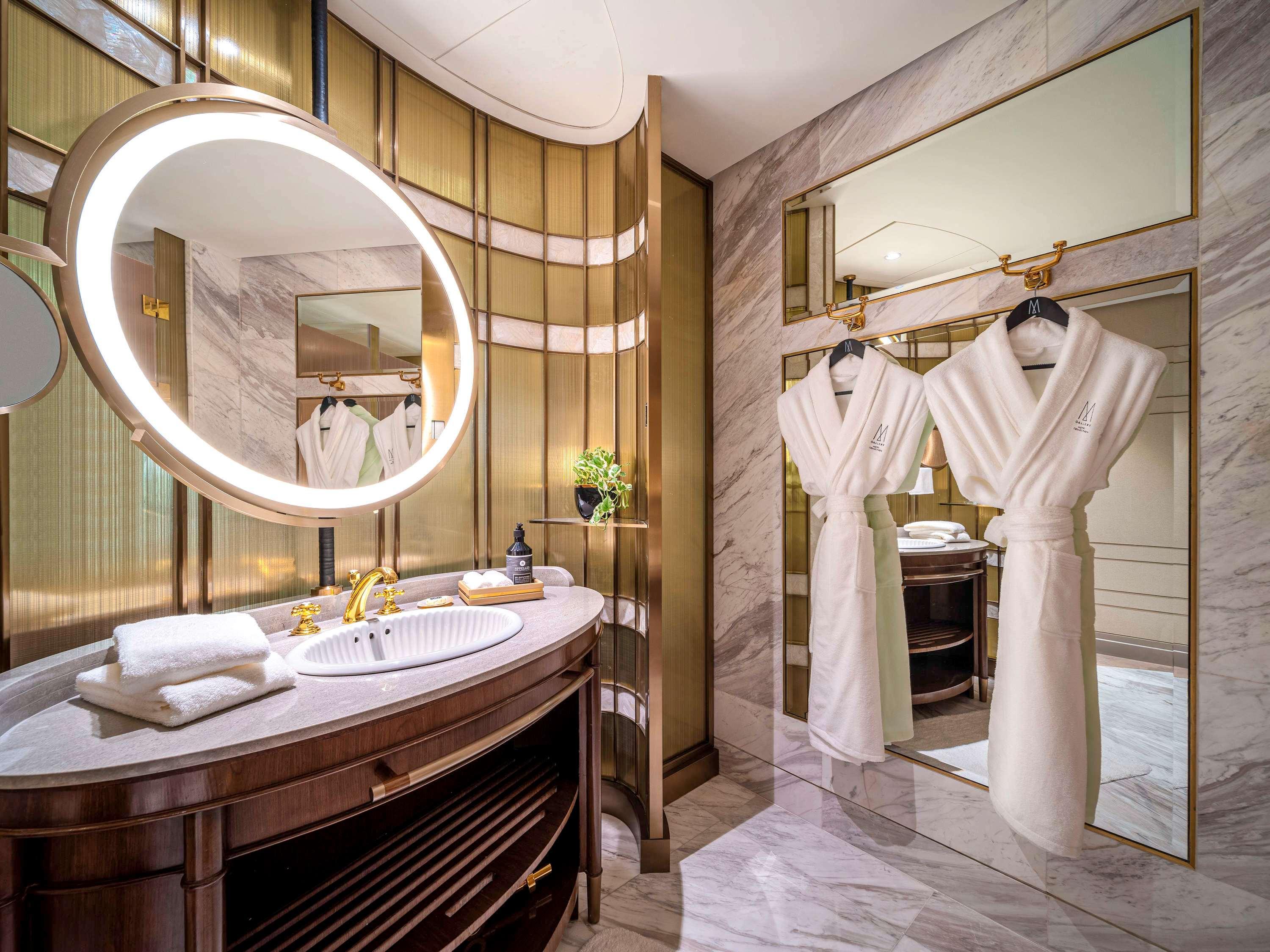 Double Superior King Bed