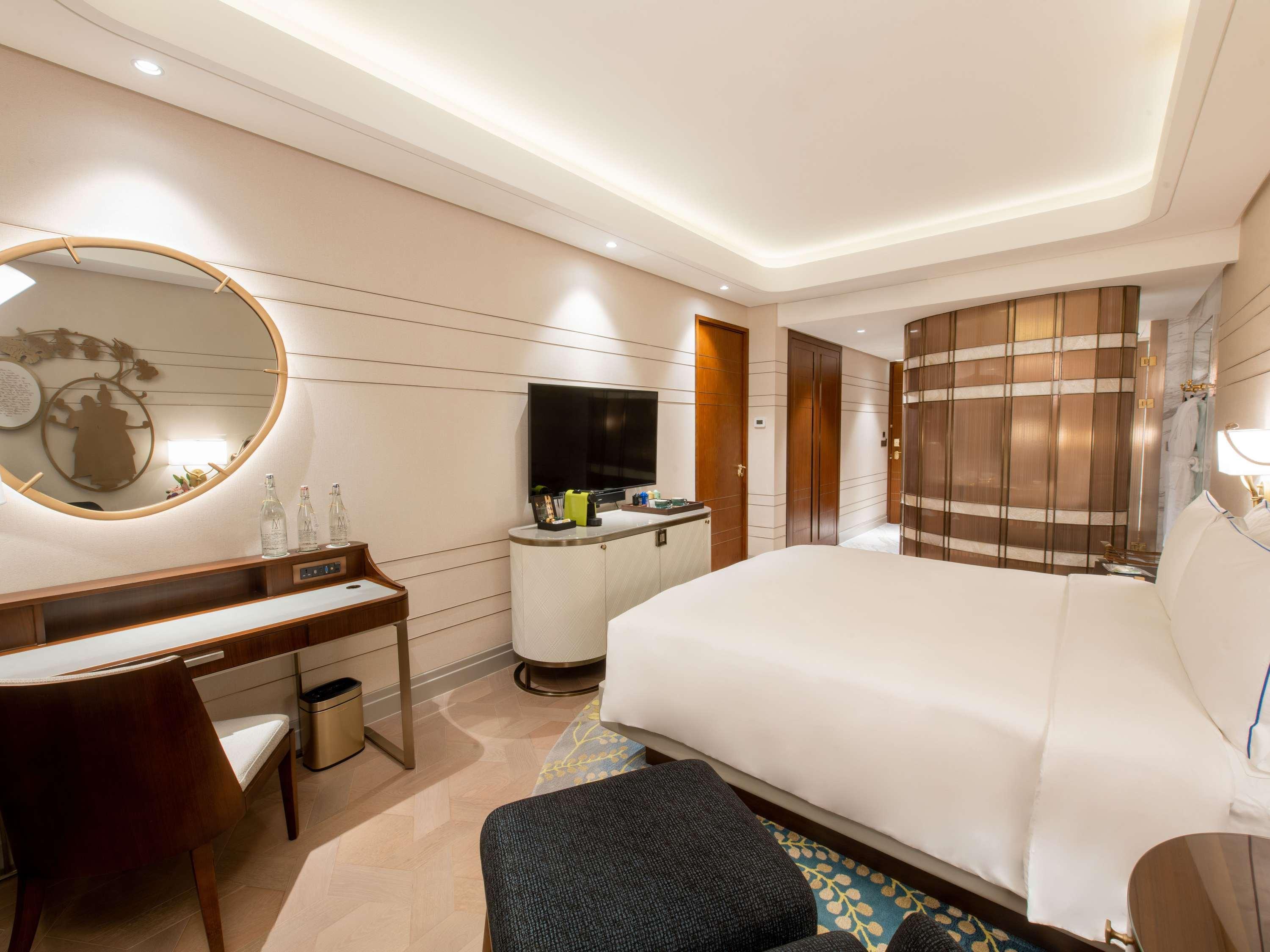 Double Superior King Bed