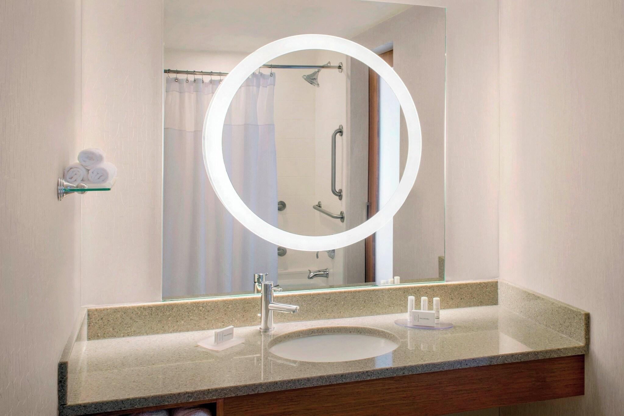 Studio Two Queen Beds