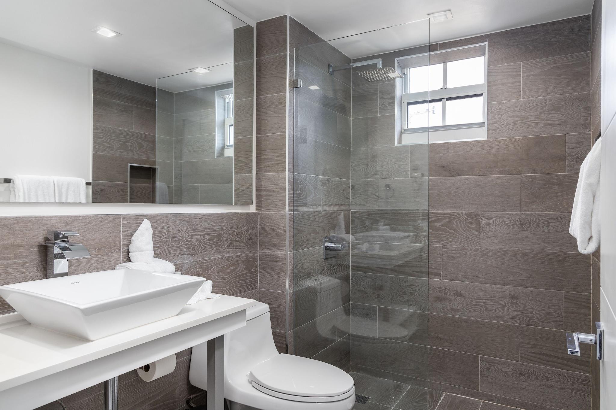 Suite Luxury City View