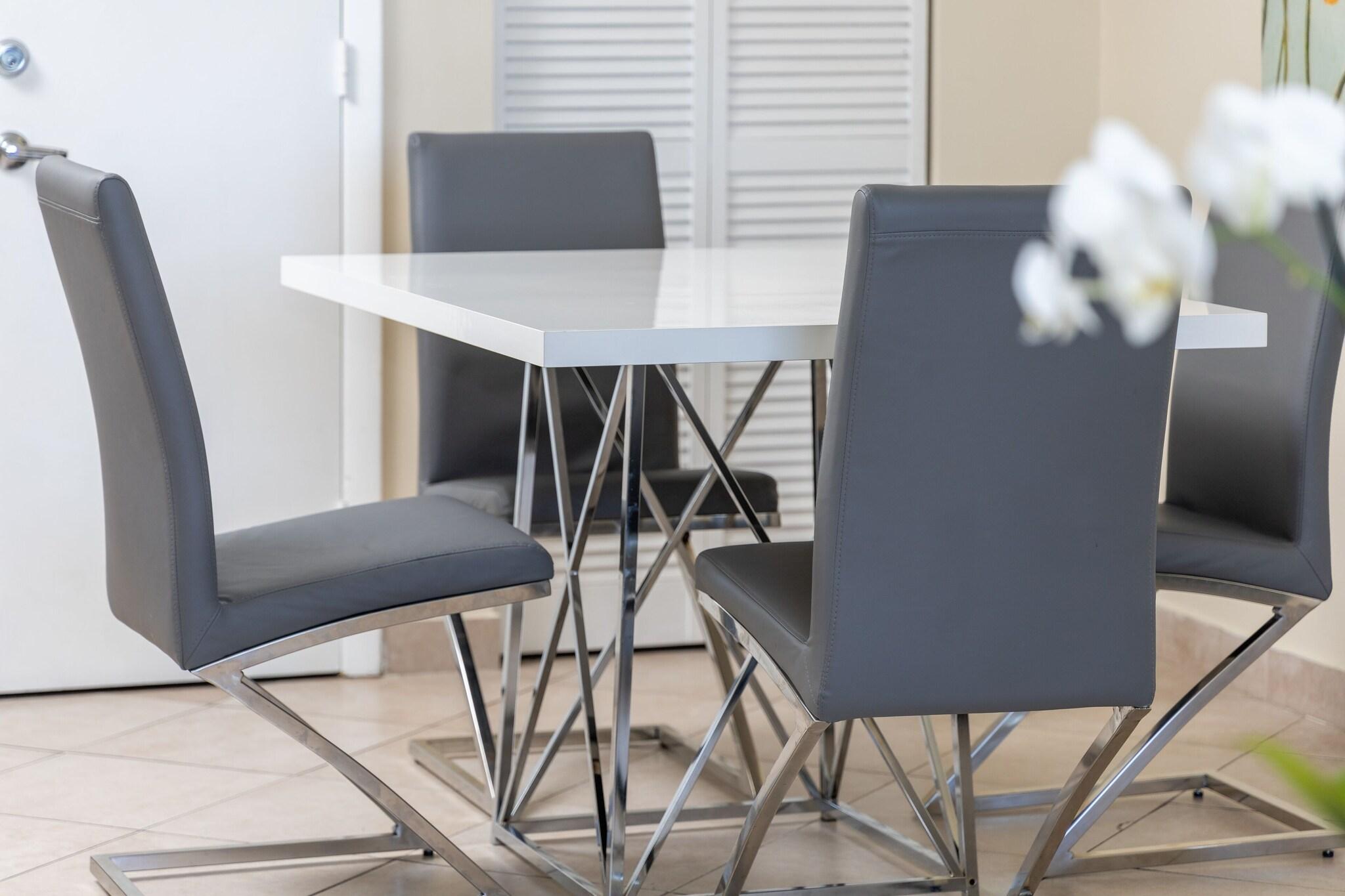 Suite Sea View King Bed