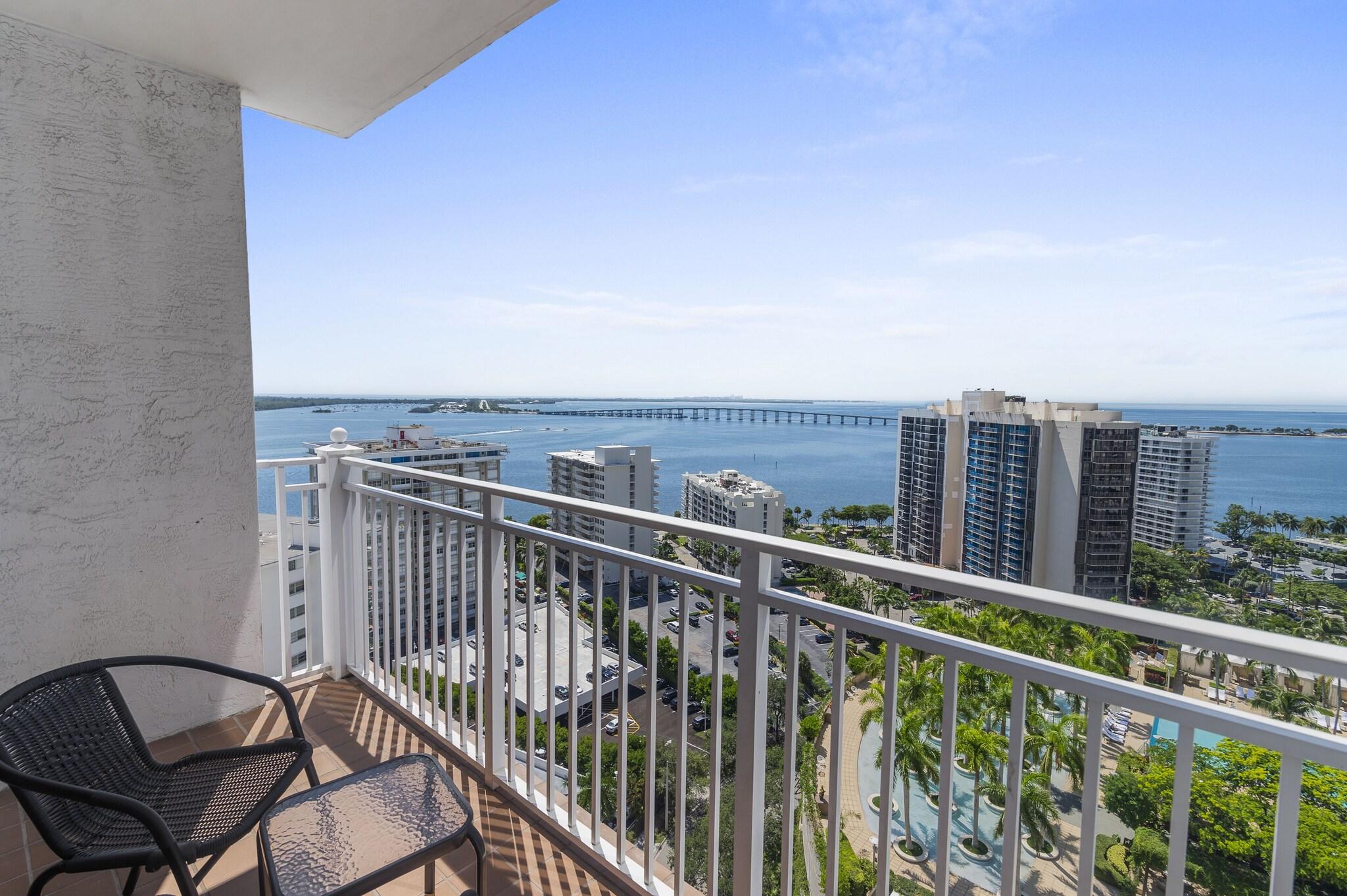 Suite Sea View King Bed