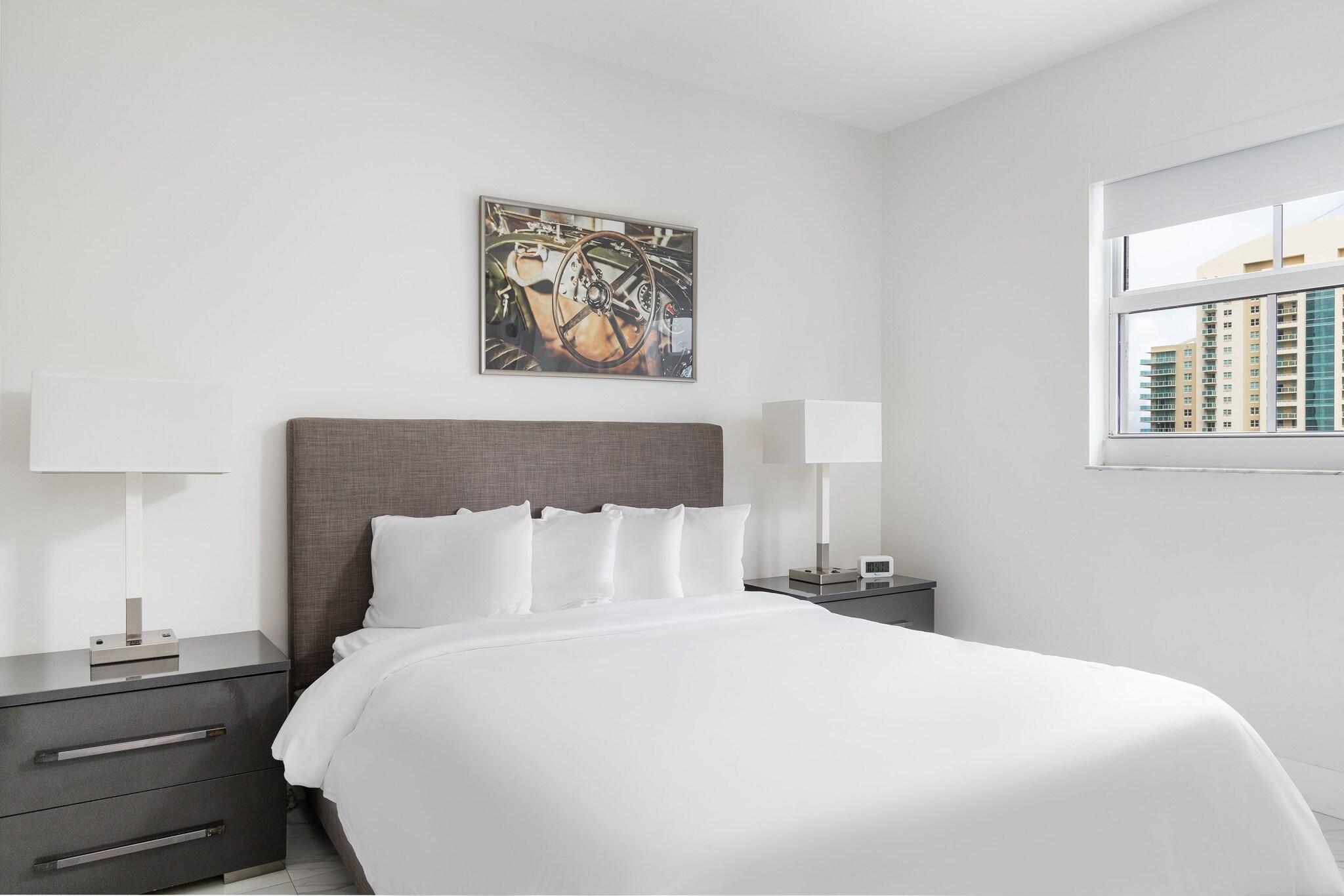 Suite Luxury City View