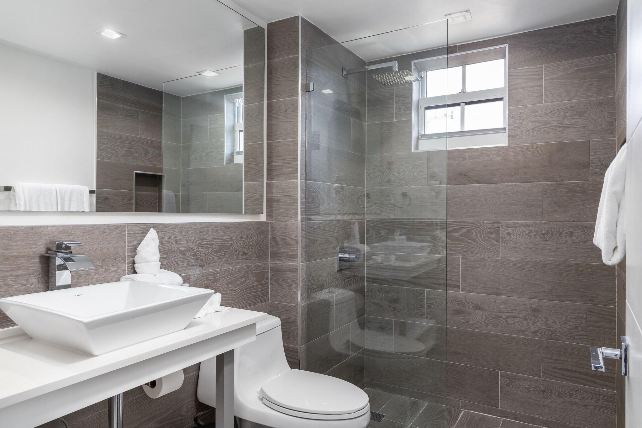 Suite Luxury City View