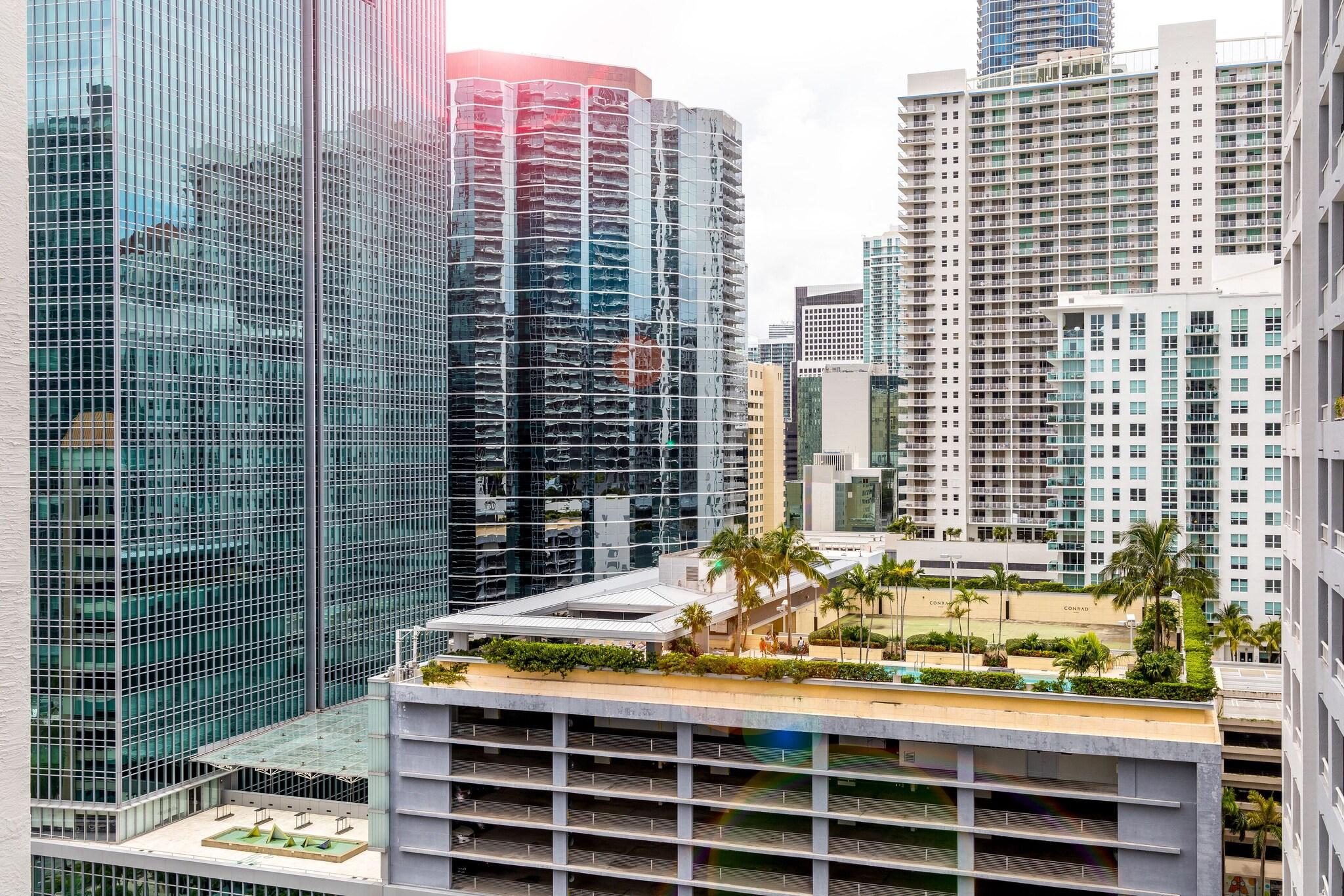 Suite Luxury City View